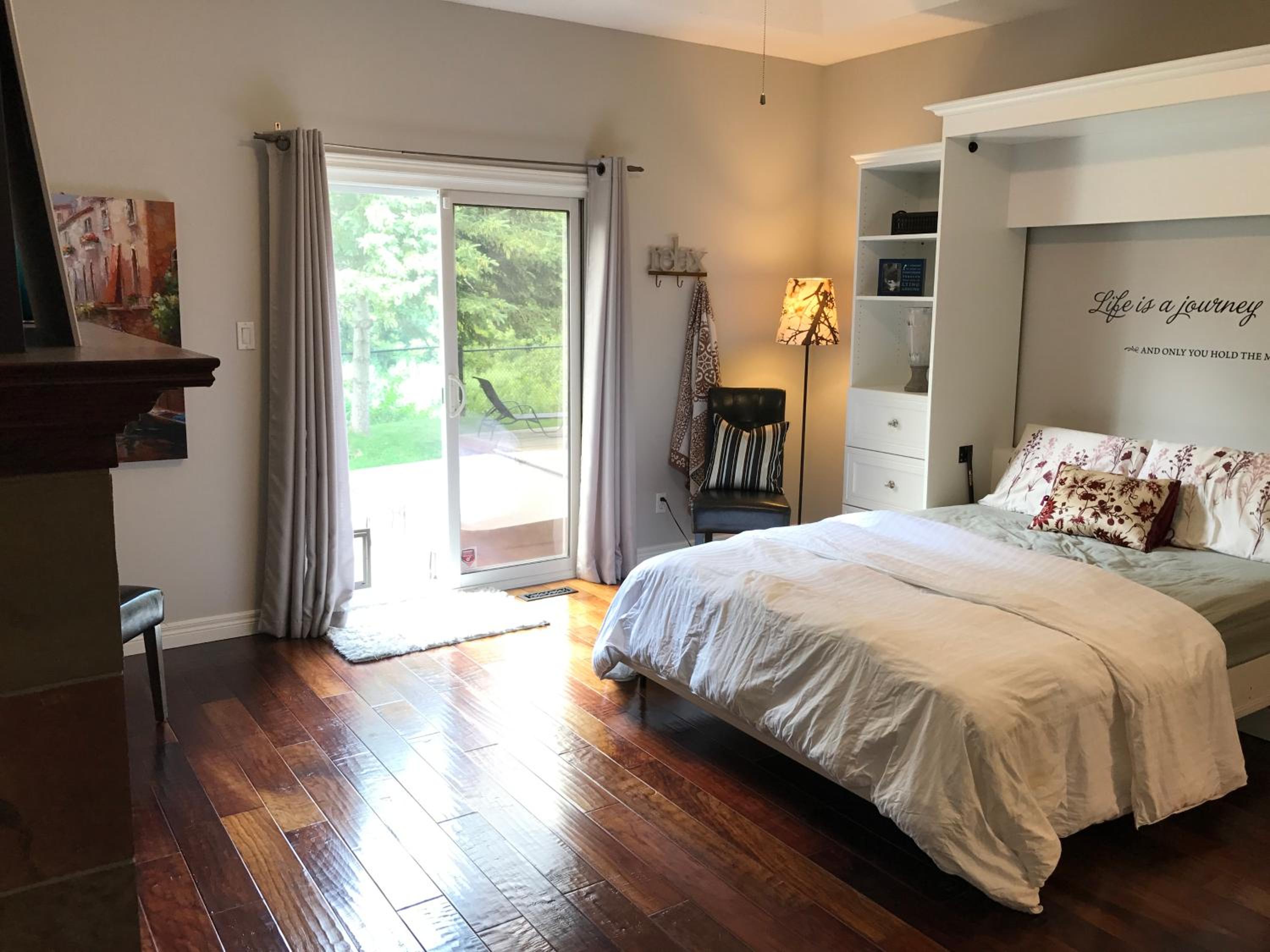 Cozy Luxury on the Thames in Ontario!