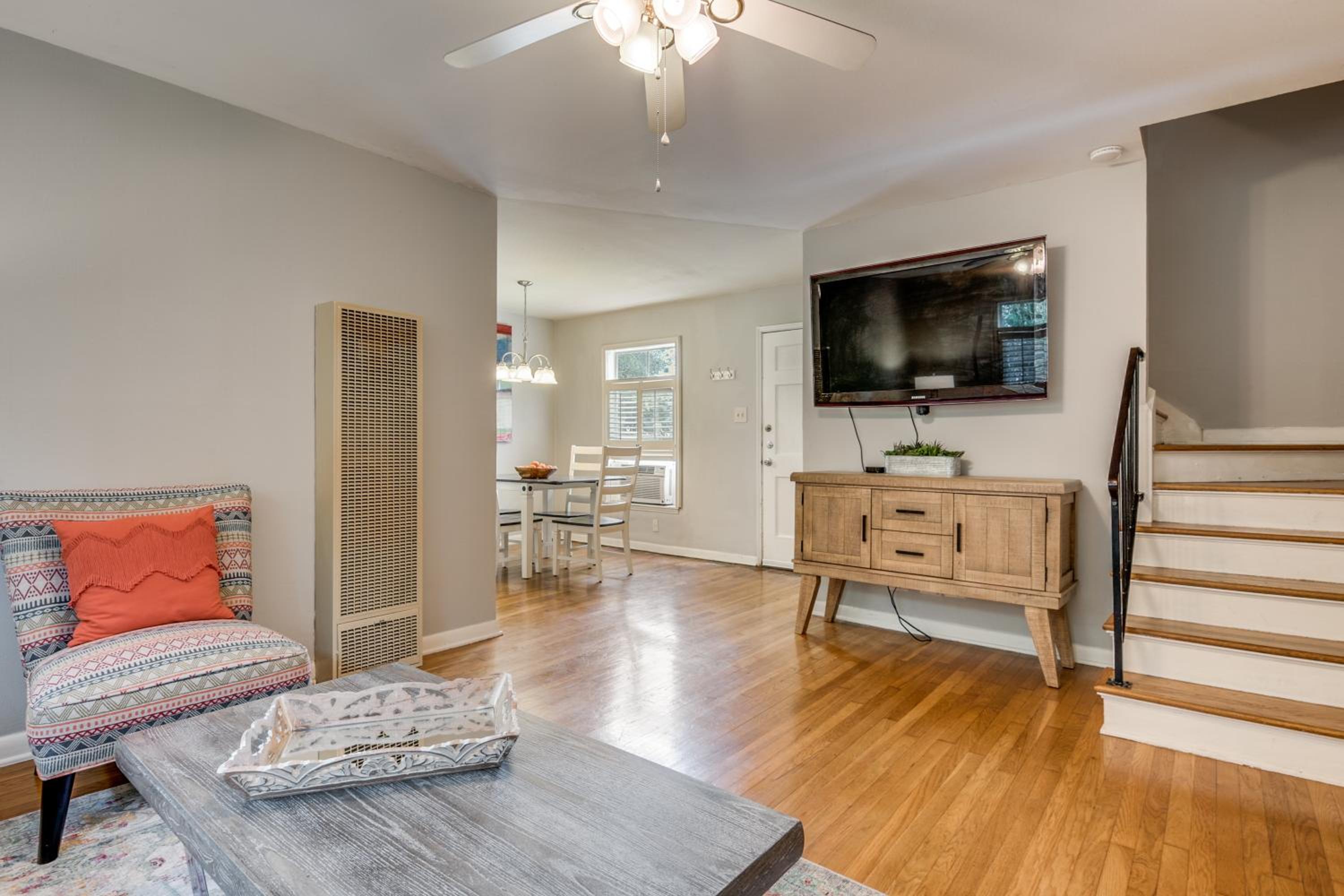 Exclusive Historical Townhome: serene and cozy view 3