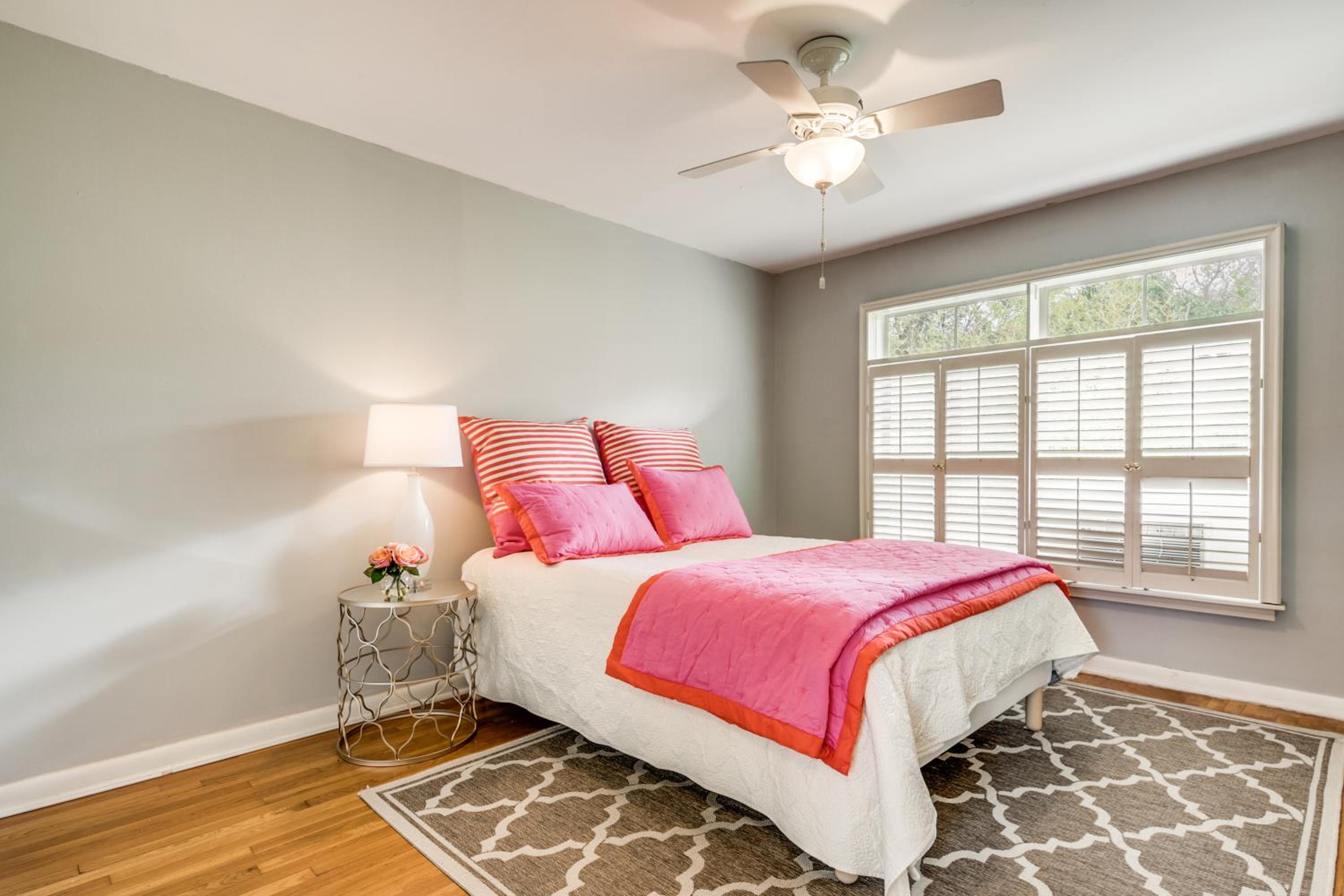 Exclusive Historical Townhome: serene and cozy view 5