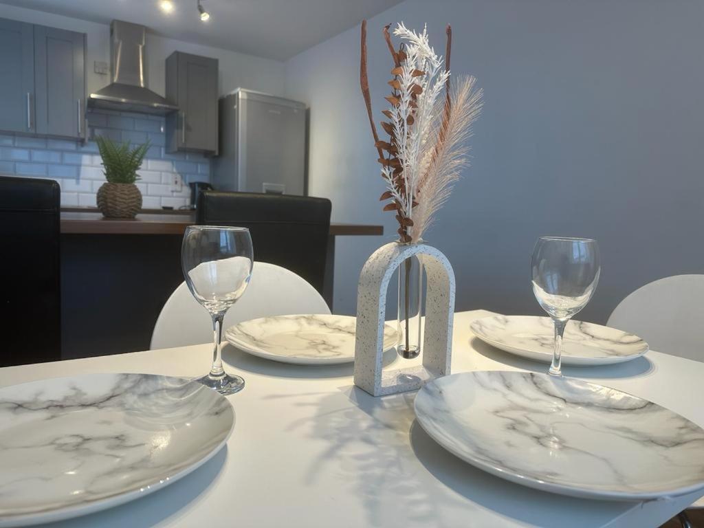 3 Bedroom House For Corporate Stays in Kettering view 5