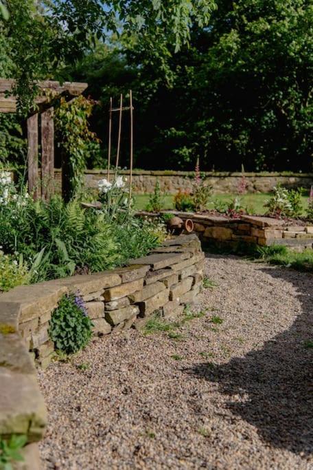 Luxury 4 Bed Dales Retreat Private Walled Garden All Ensuite Sleeps 8 SuperKing 1 Double 2 King 1 view 3