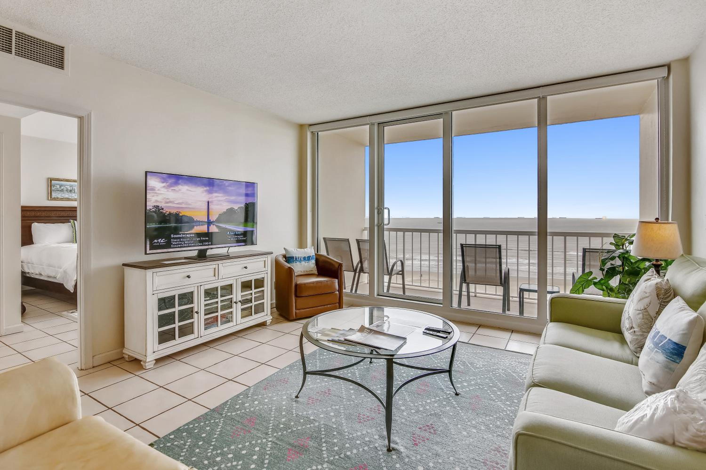 Galvestonian 1002-Beachfront Getaway