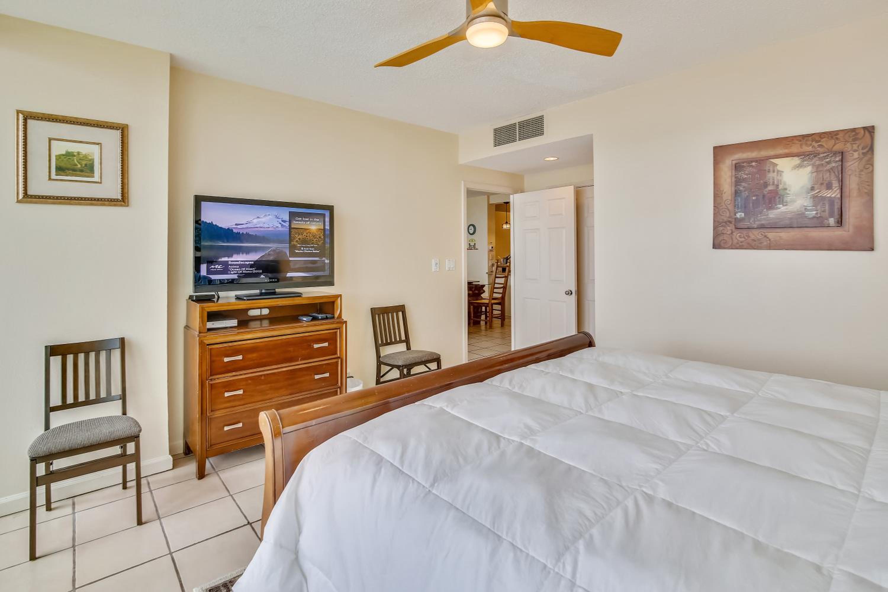 Galvestonian 1002-Beachfront Getaway