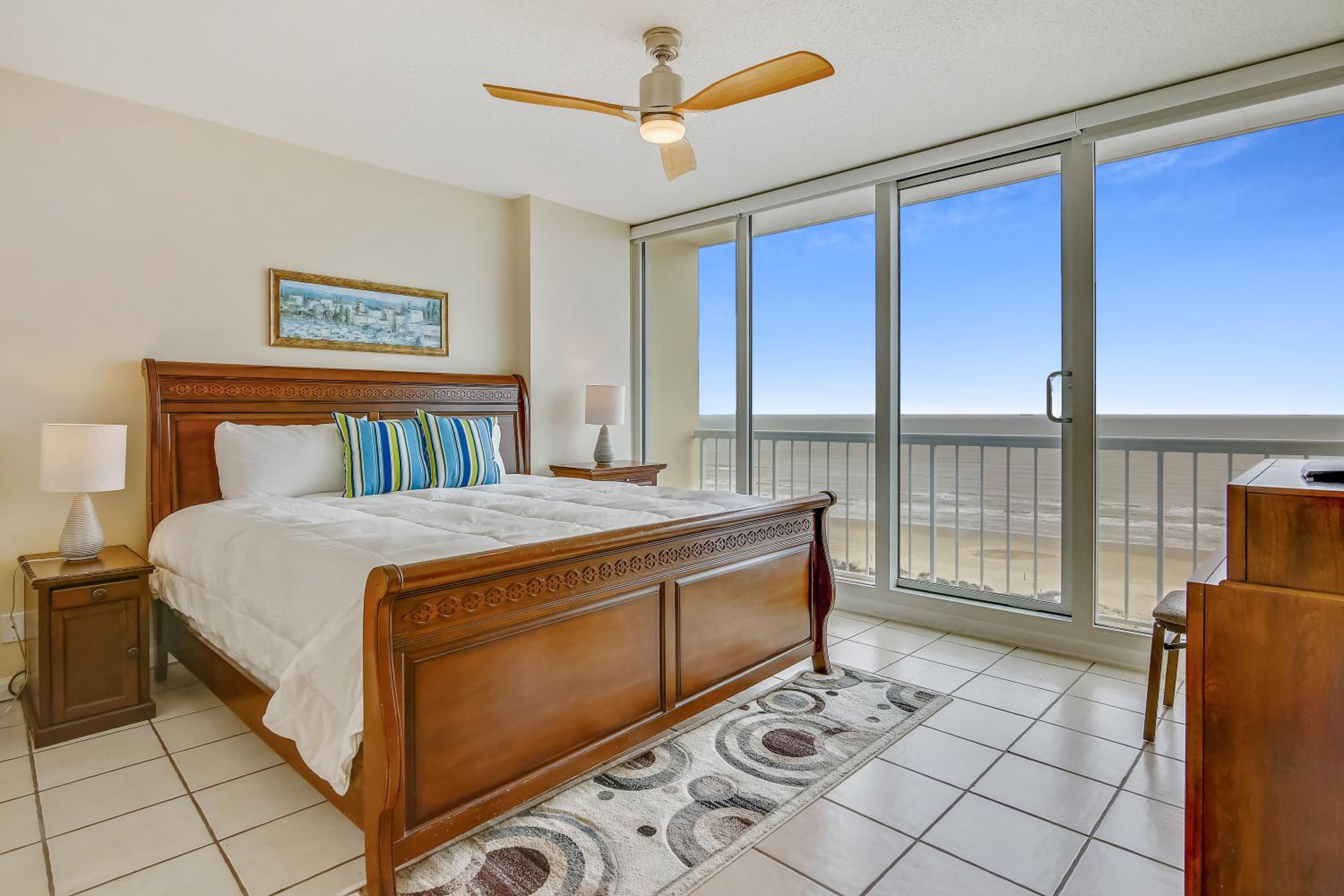 Galvestonian 1002-Beachfront Getaway