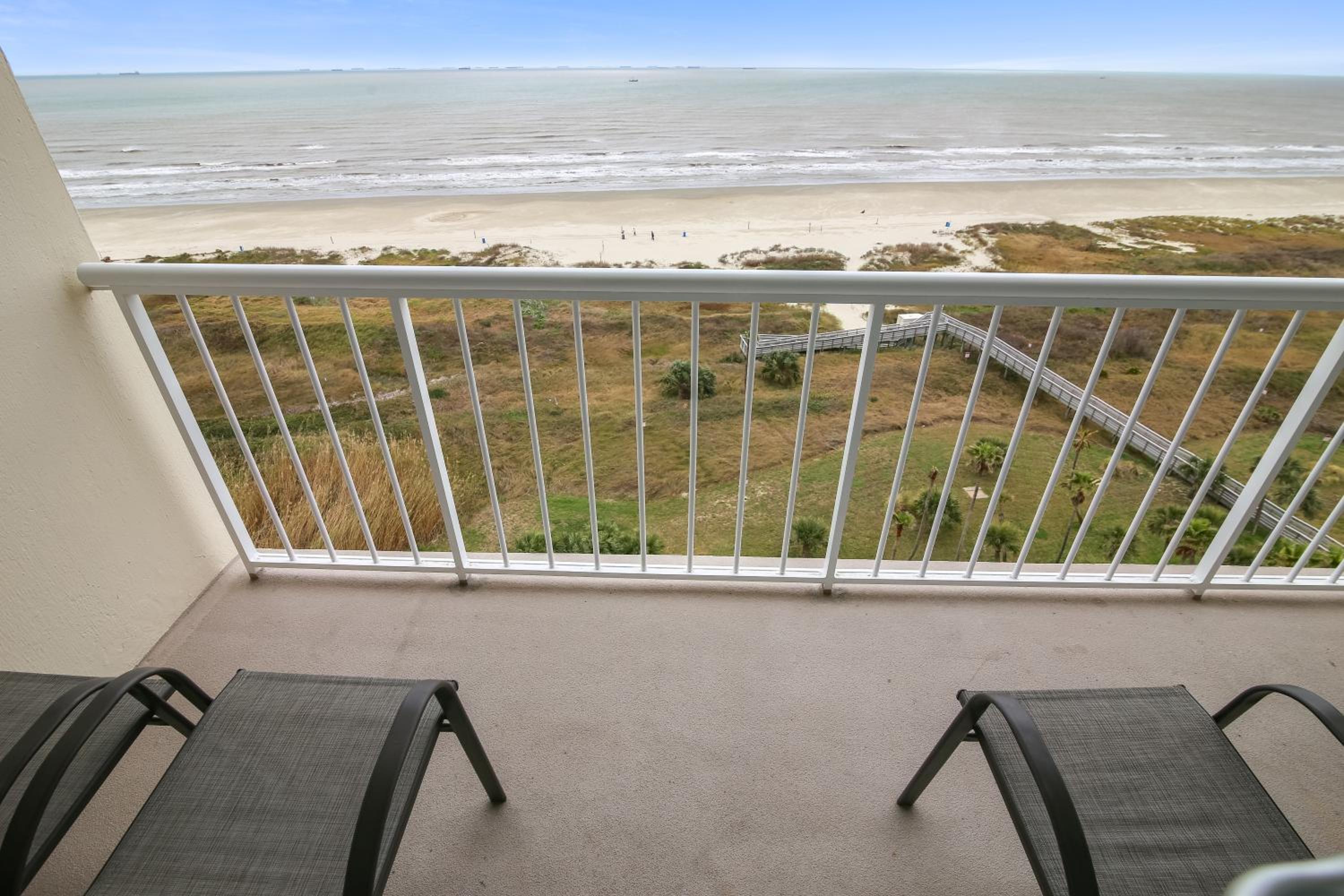 Galvestonian 1002-Beachfront Getaway