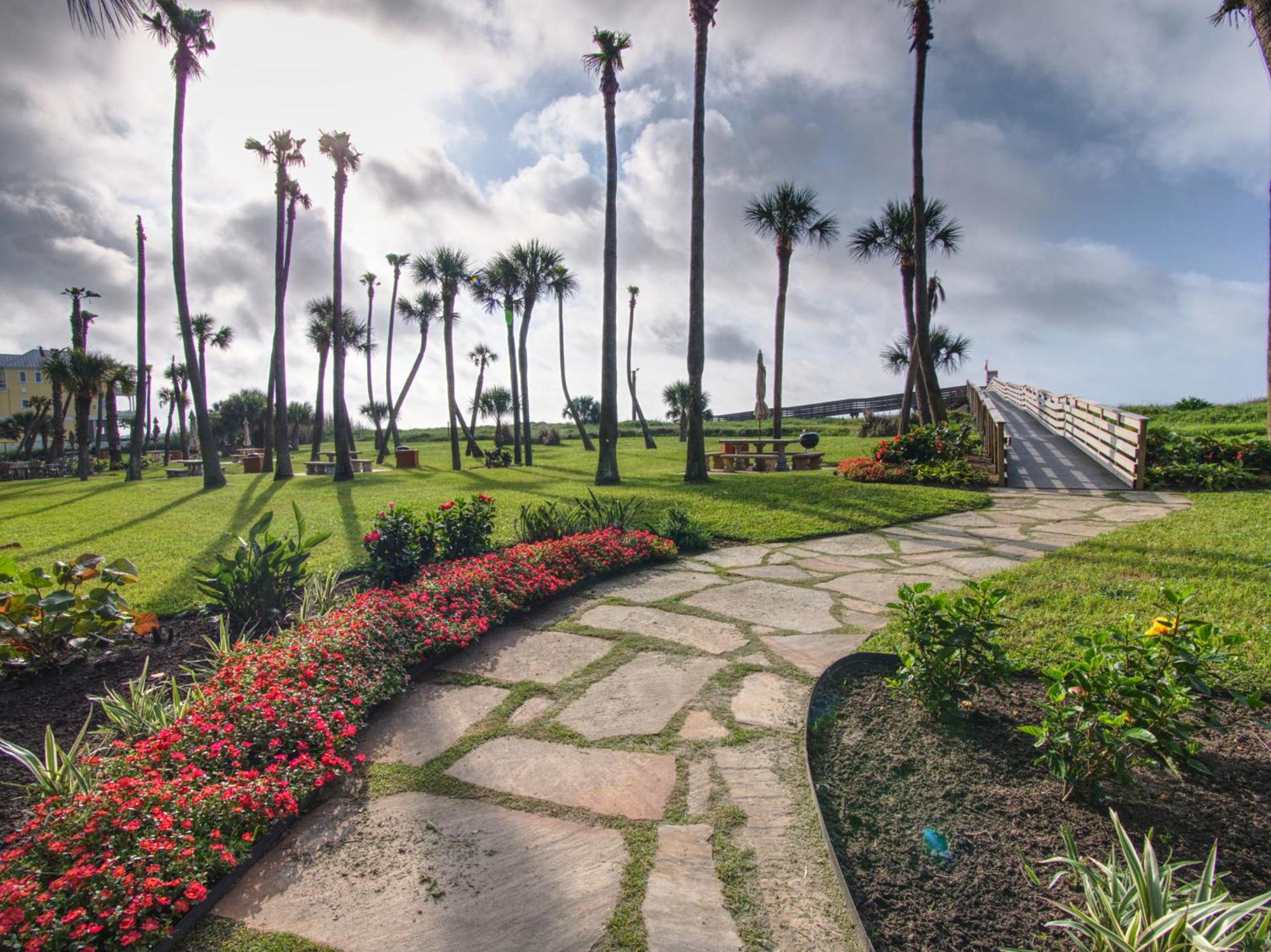 Galvestonian 1002-Beachfront Getaway