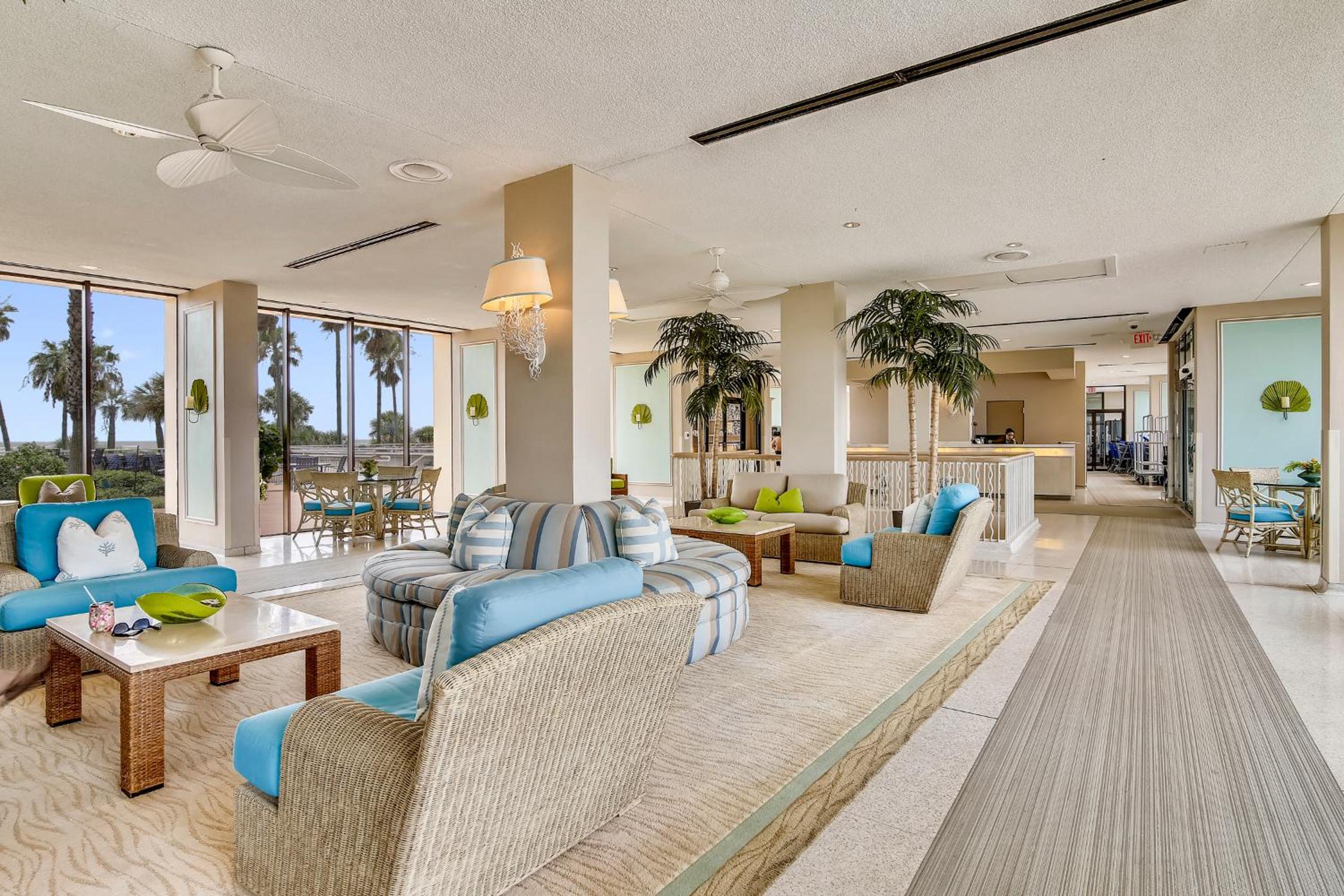 Galvestonian 1002-Beachfront Getaway