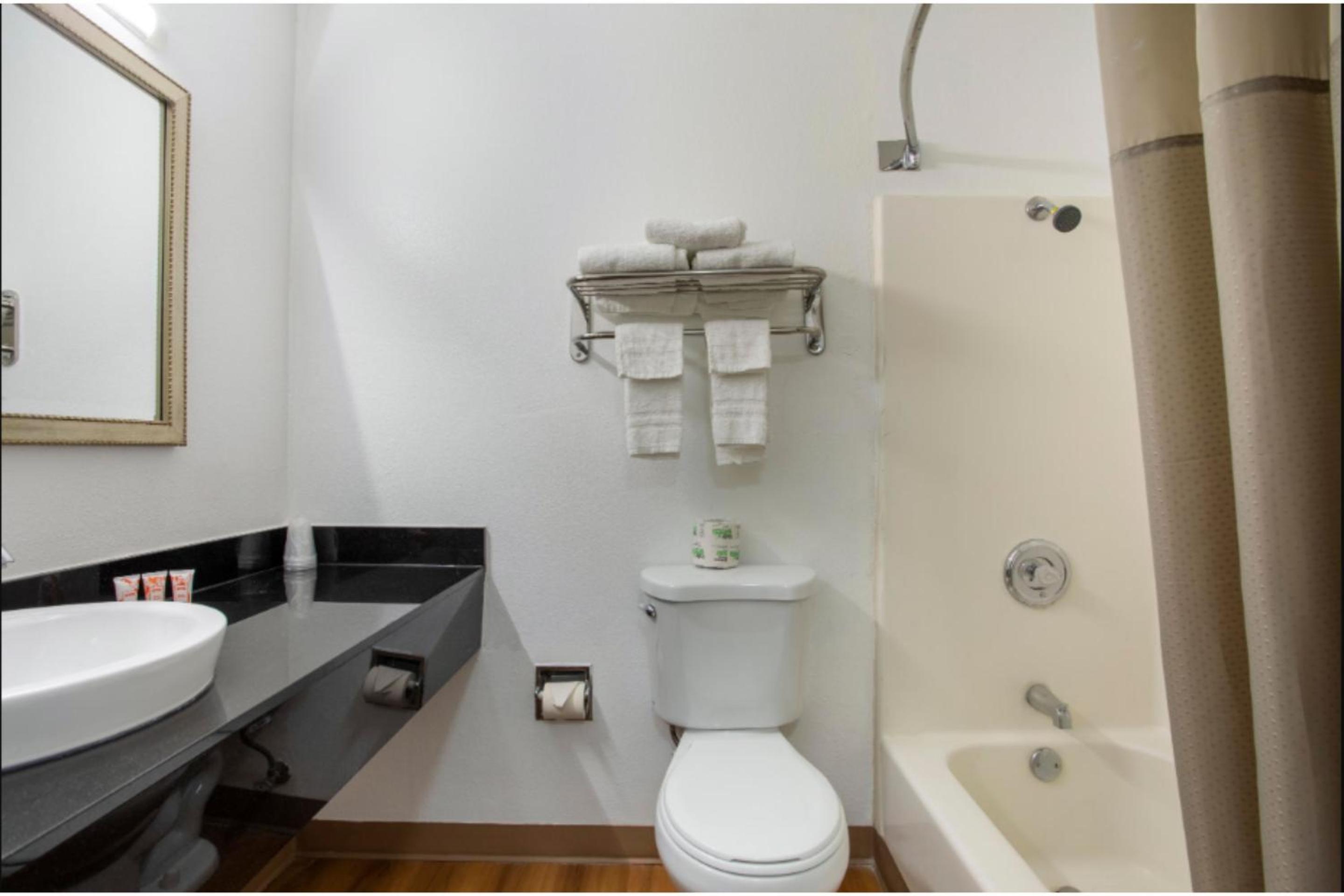 Hotel Palmdale - Antelope Valley -Listing Partner