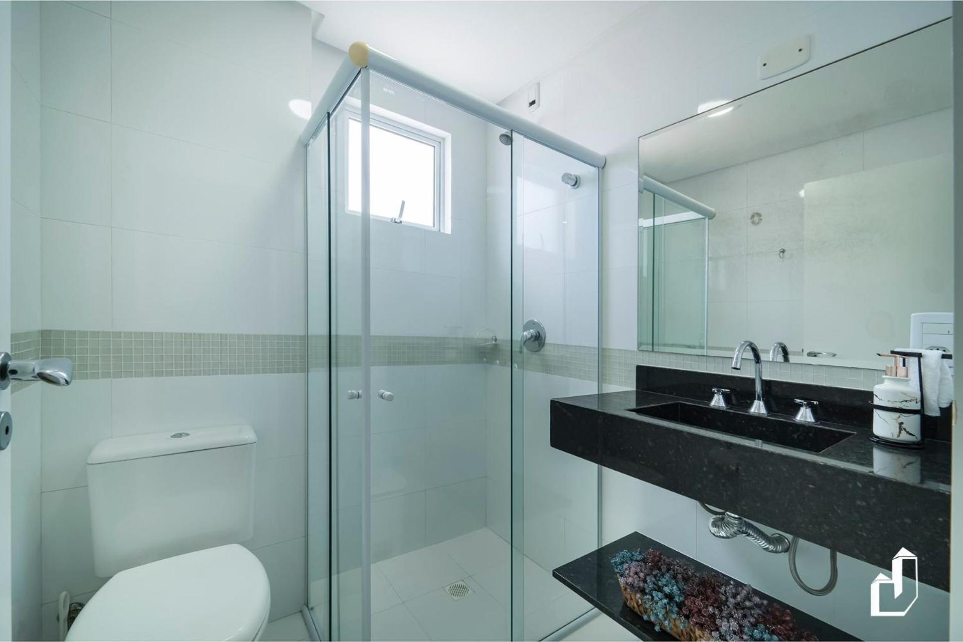 Duplex com piscina à beira mar e 03 suítes