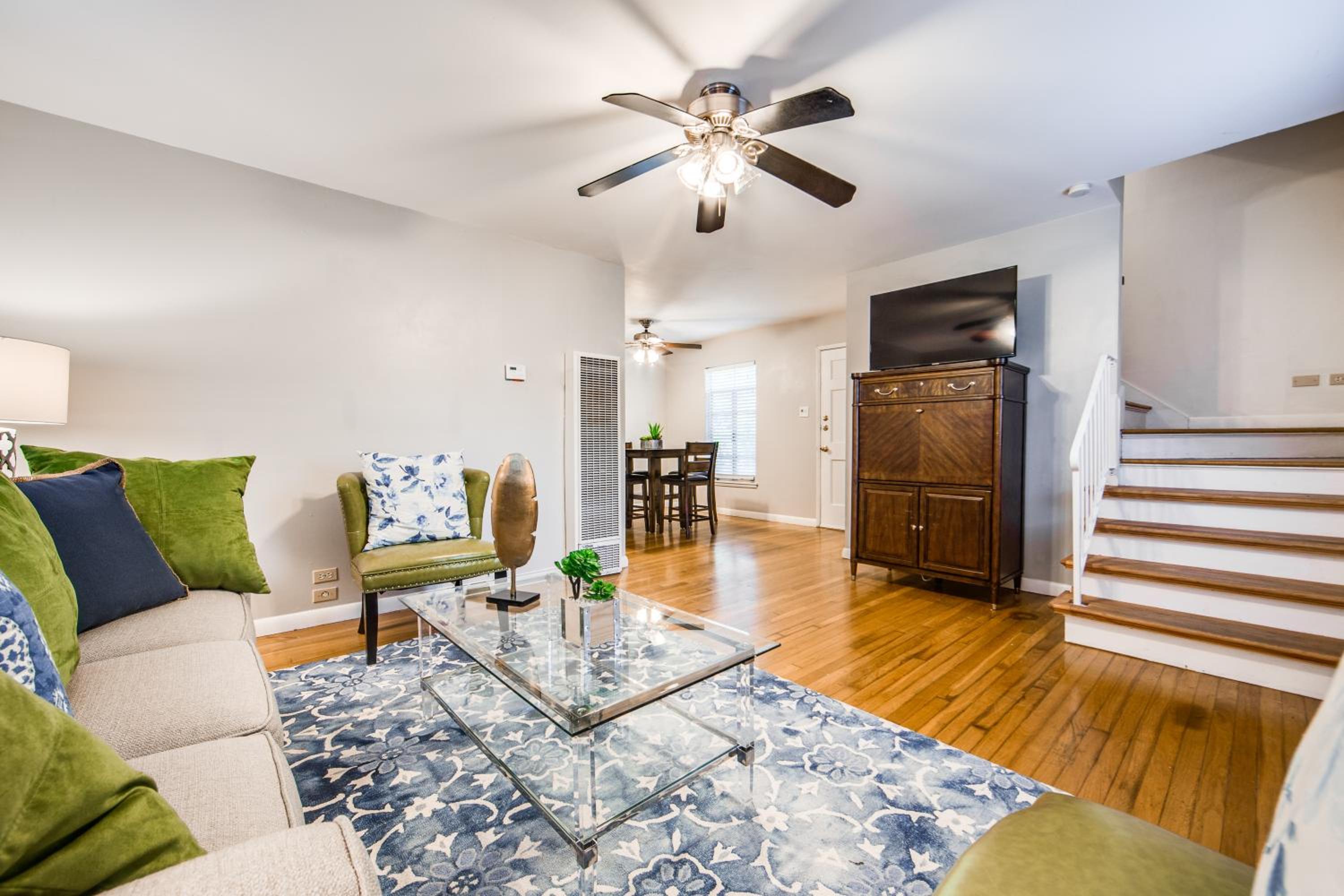 Classy Mid-Century Townhome in Alamo Heights view 3