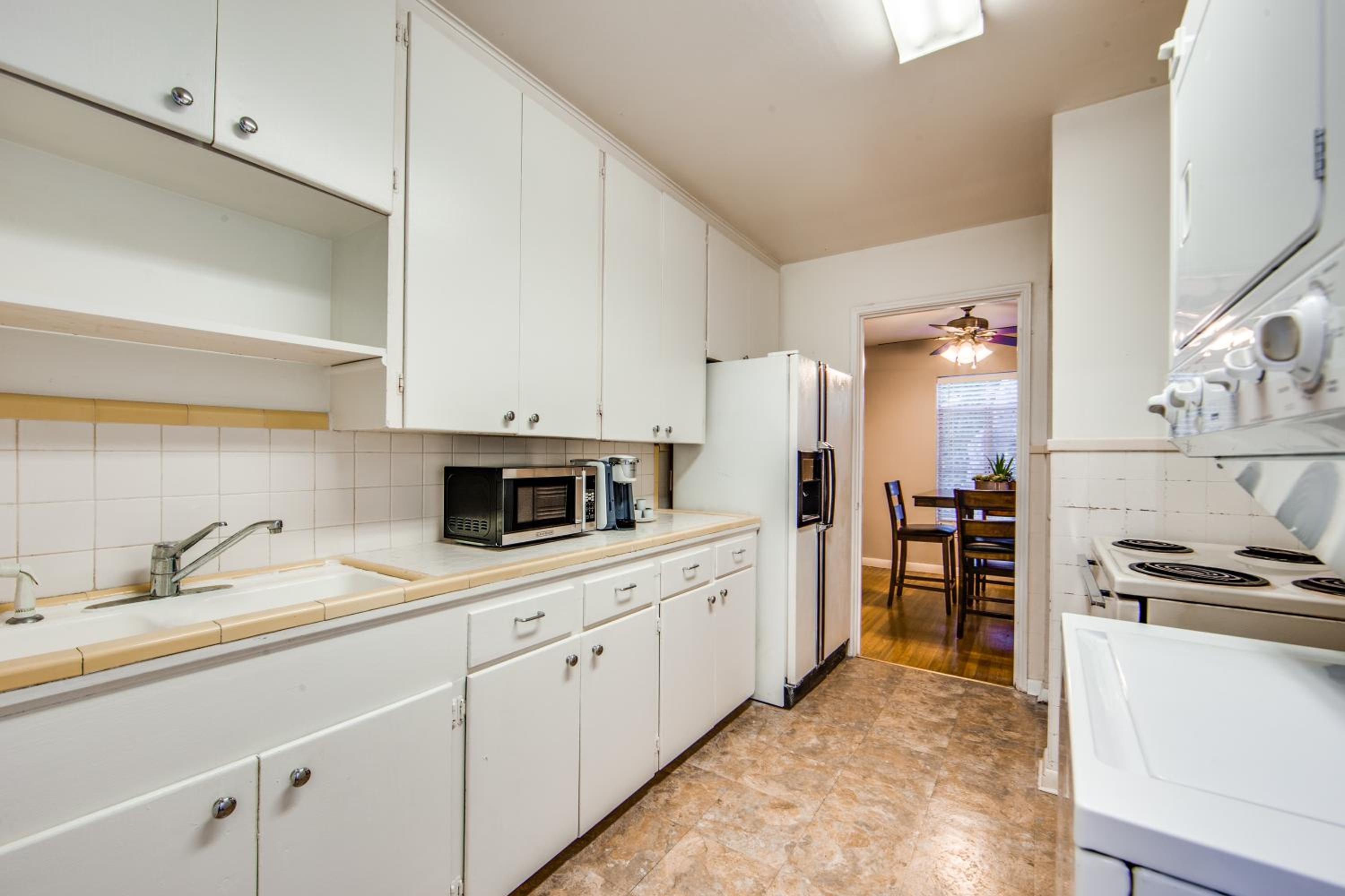 Classy Mid-Century Townhome in Alamo Heights view 4