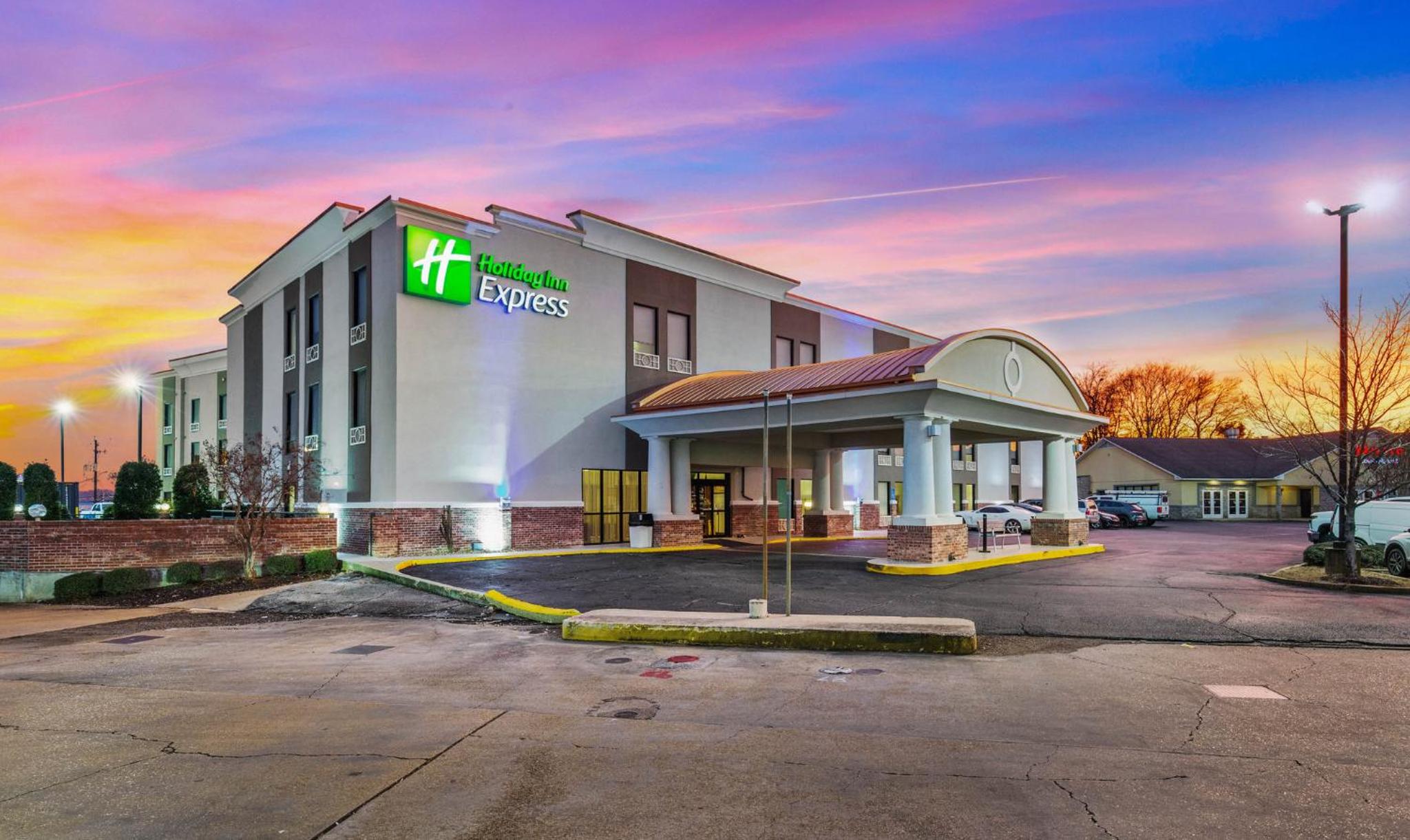 Hotel Holiday Inn Express New Albany, an IHG Hotel - Image 1