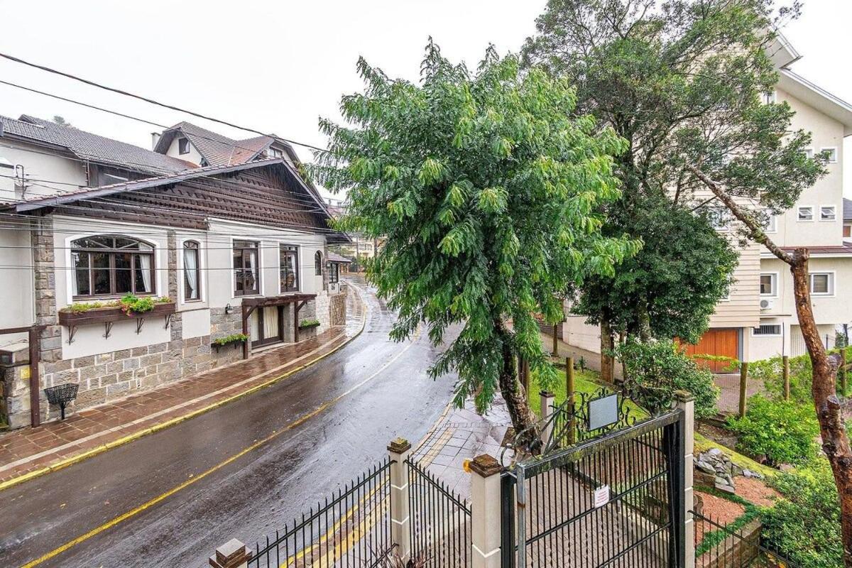 Rosa Edifício Villa Rossa