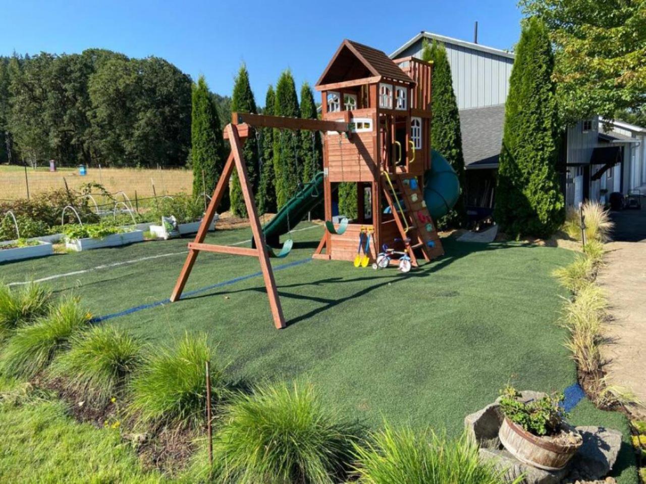 Beautiful Country Apartment, AC, Pickleball, Billiards, Playground, Gardens view 2