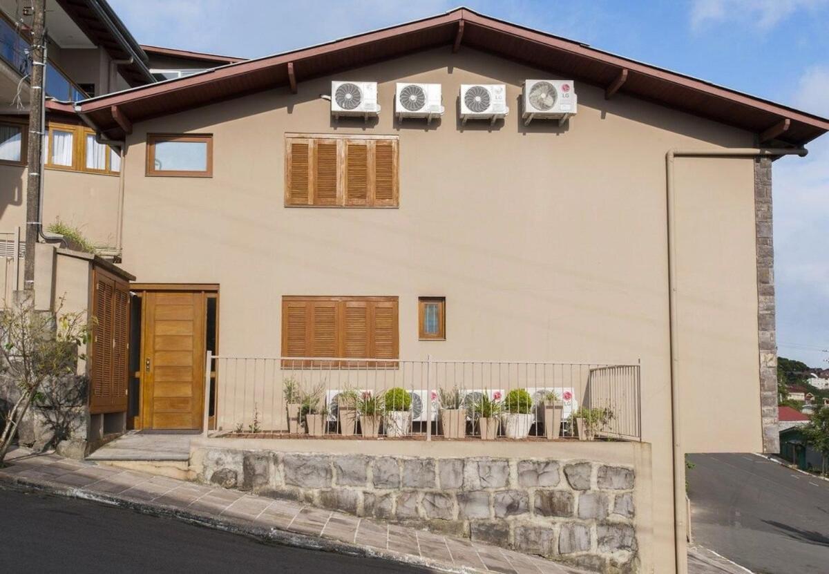 Rosa Edifício Lés Residénce