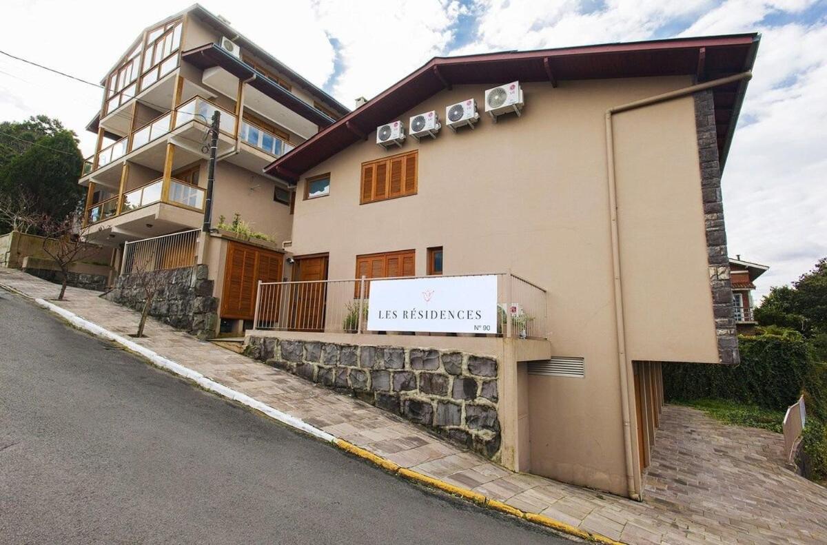 Rosa Edifício Lés Residénce