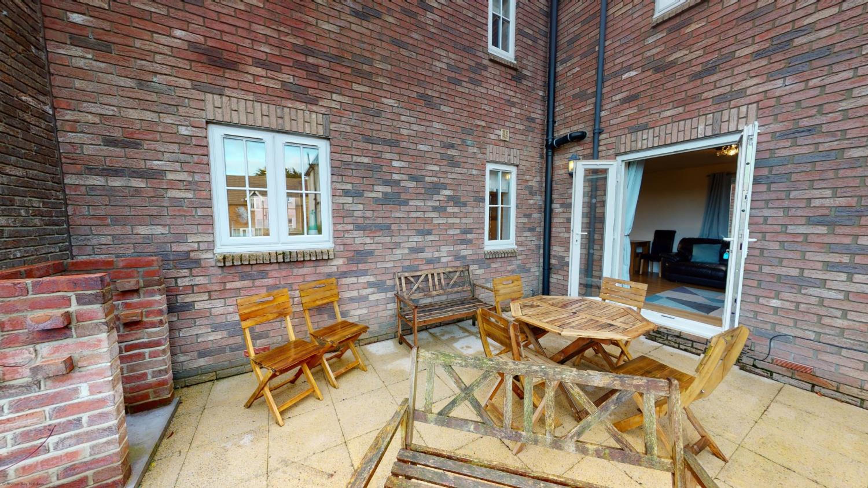 Daisy Cottage - Part of the The Bay Filey Holiday Village with pool, gym and direct beach access, pub, restaurant, tennis and meadows walks