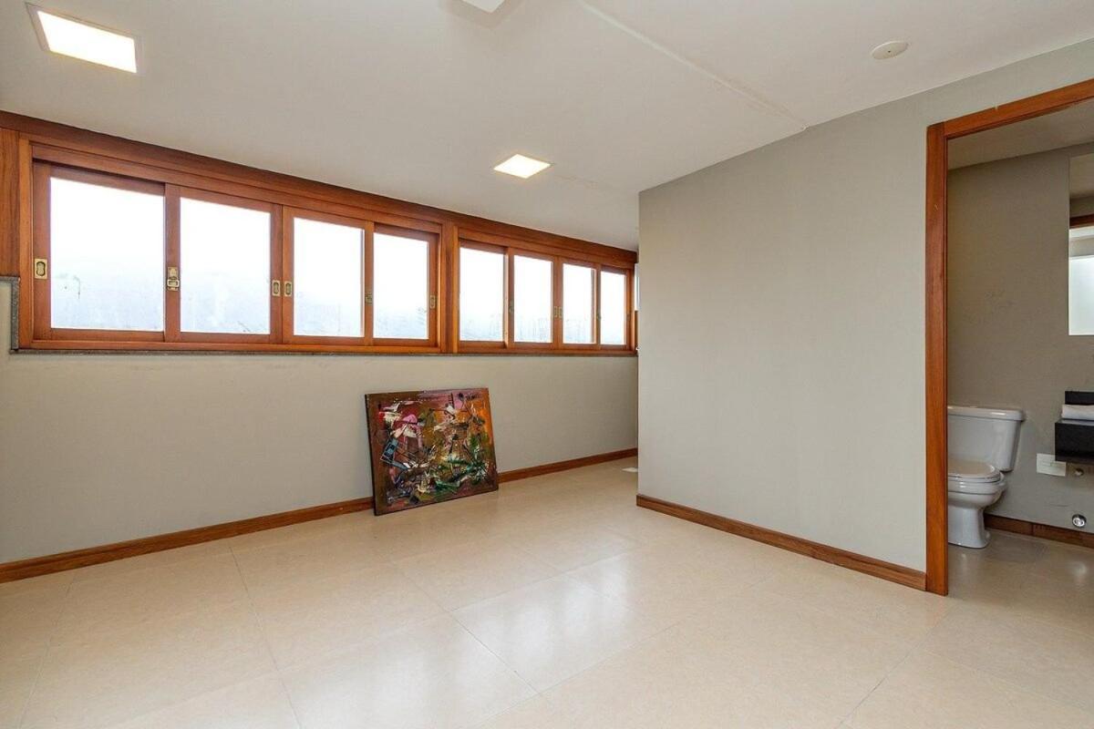Rosa Edifício Lés Residénce