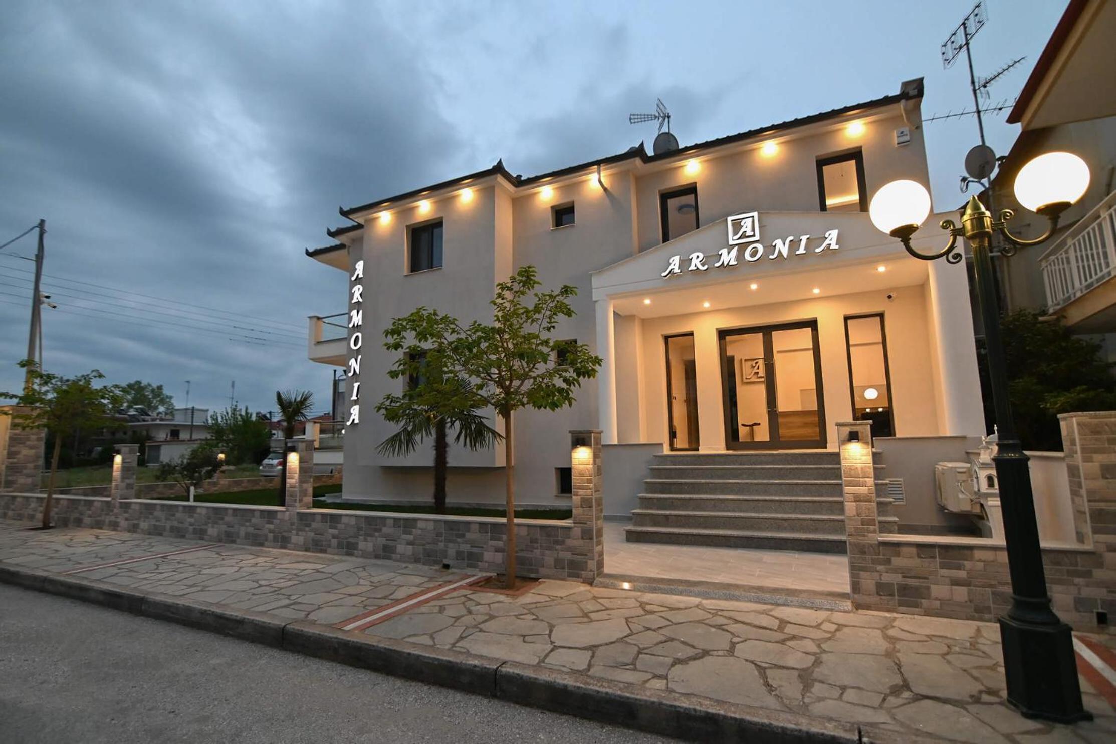 Armonia Luxury Suites