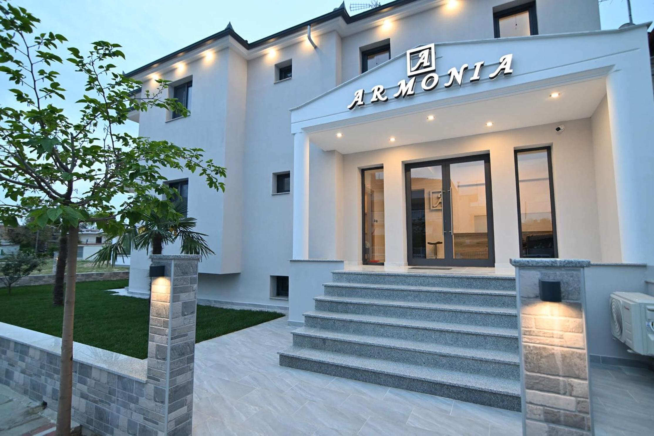 Armonia Luxury Suites