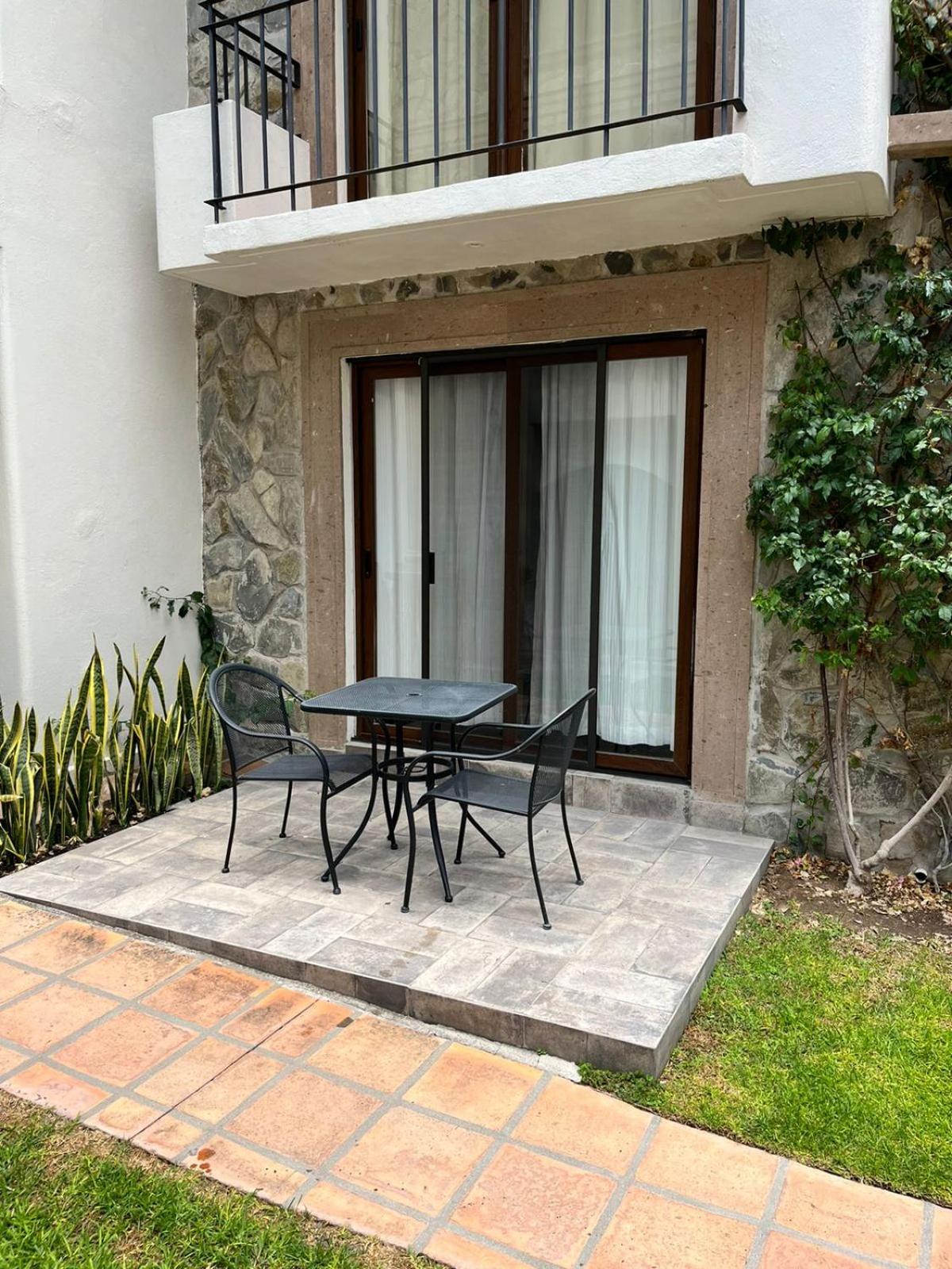 Photo 12