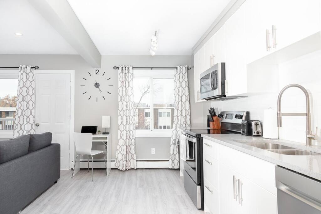 Modern & Stylish 1-Bedroom Unit