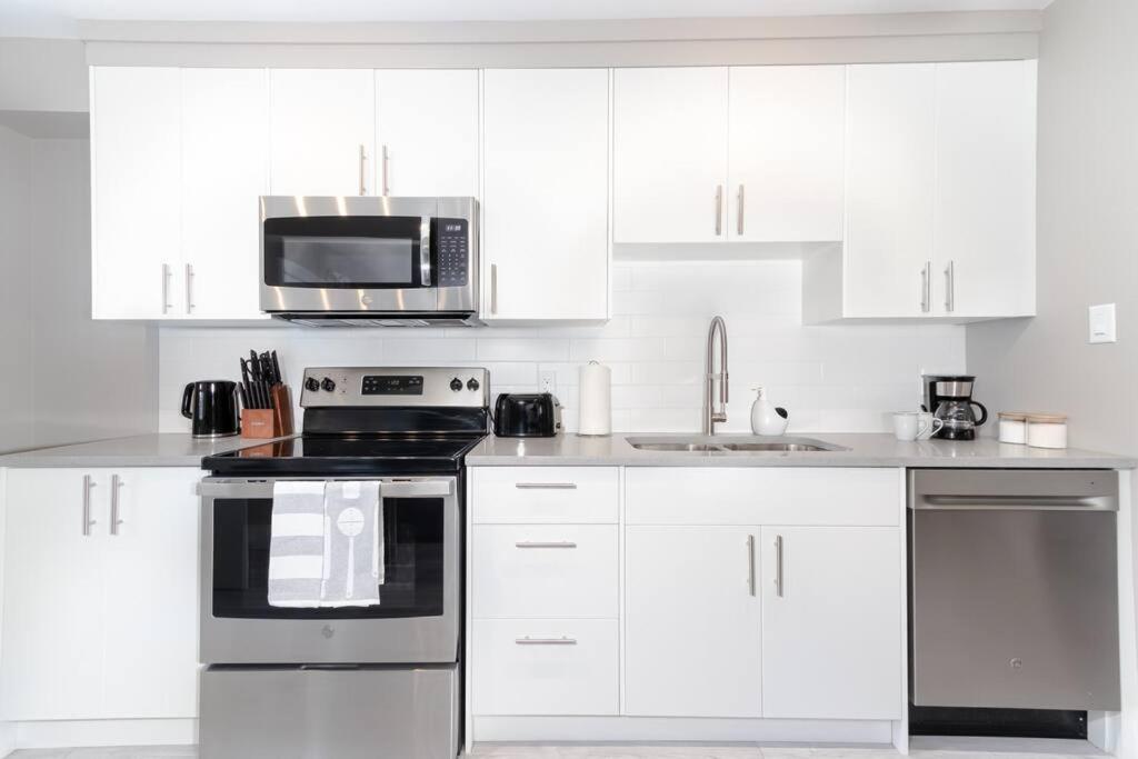 Modern & Stylish 1-Bedroom Unit