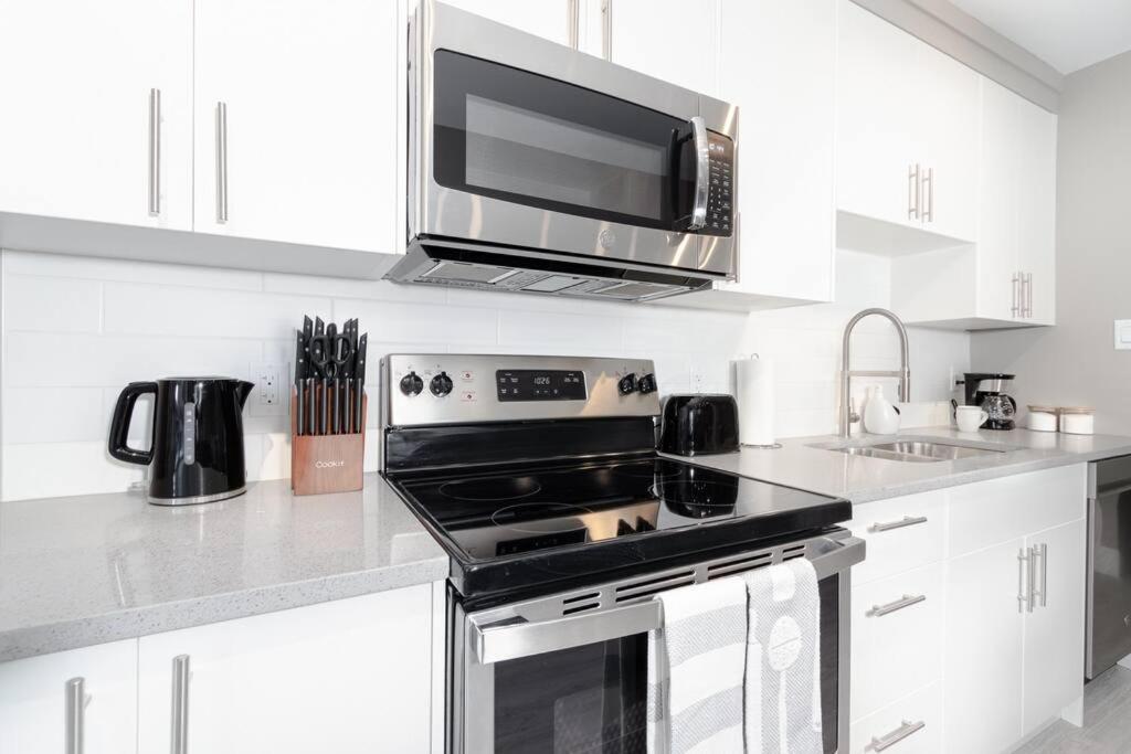 Modern & Stylish 1-Bedroom Unit