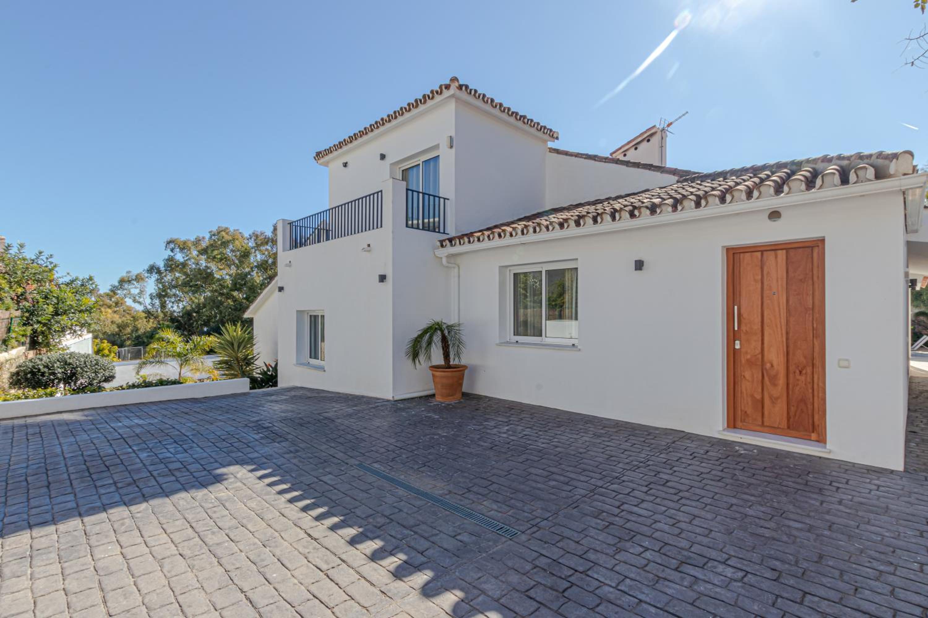 Luxury Villa Andalucia Seaview Private Pool close to Centre