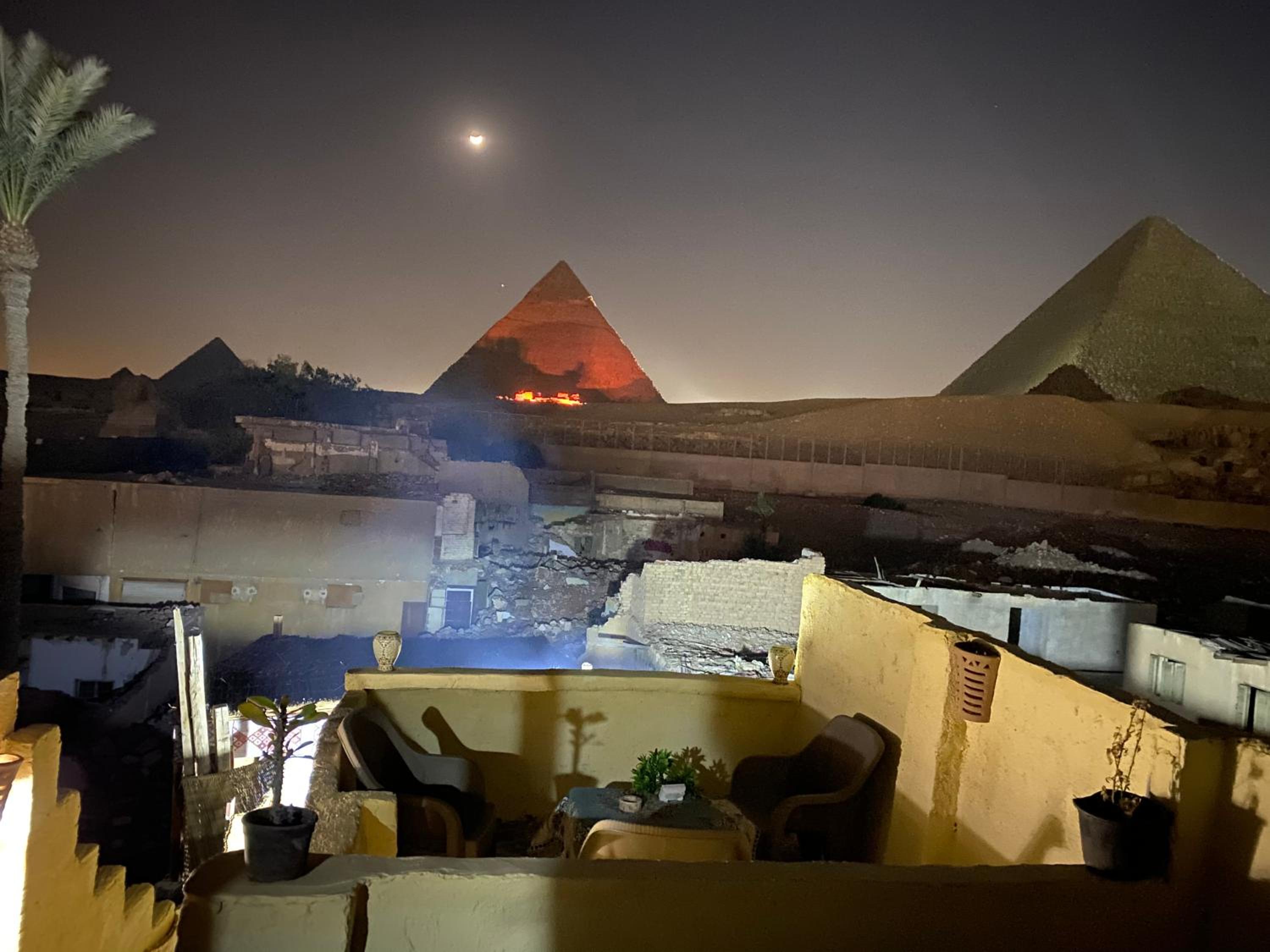 Pyramids Lounge Guest House