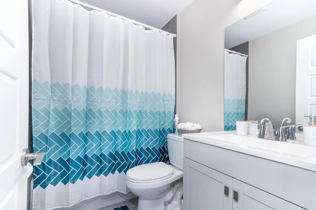 Modern & Stylish 2-Bedroom Unit