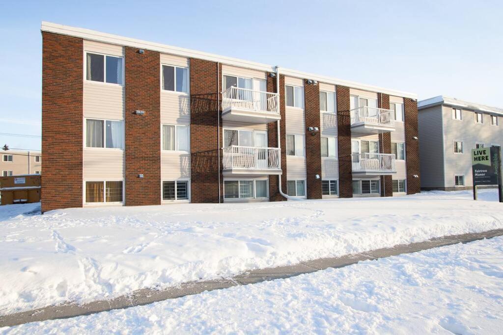 Modern & Stylish 2-Bedroom Unit