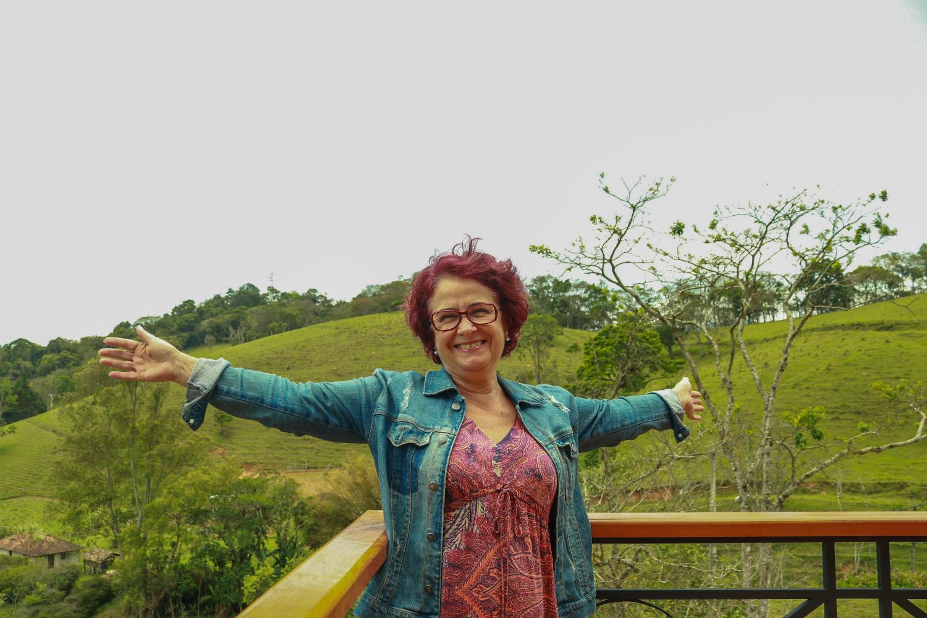 De cara com as montanhas e a 2 km do charmoso centrinho