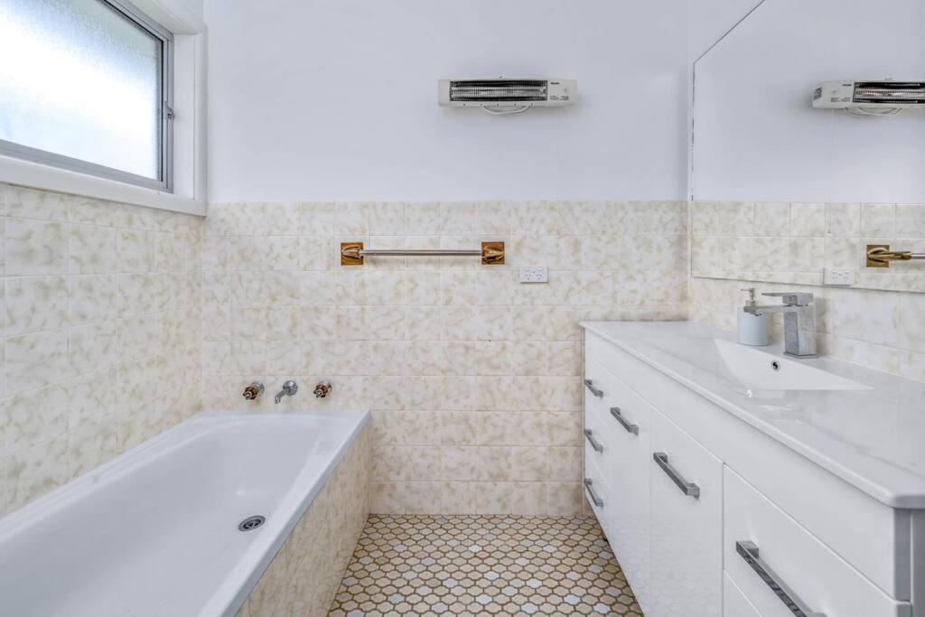 Family Tides - Old Bar Holiday Rentals