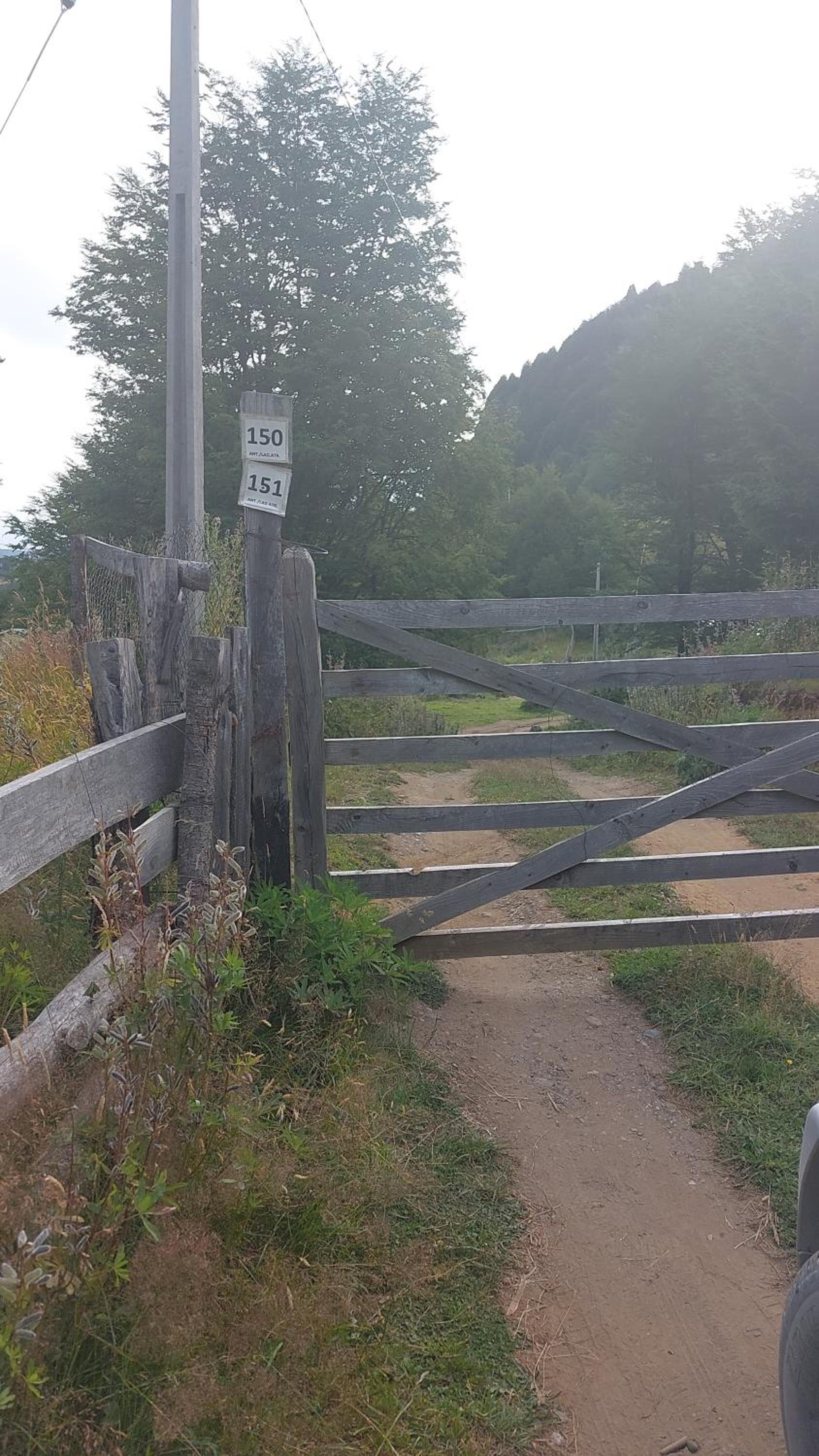 cabaña a 13 km de coyhaique camino lago atravesado, últimos 300 metros para vehículos 4x4
