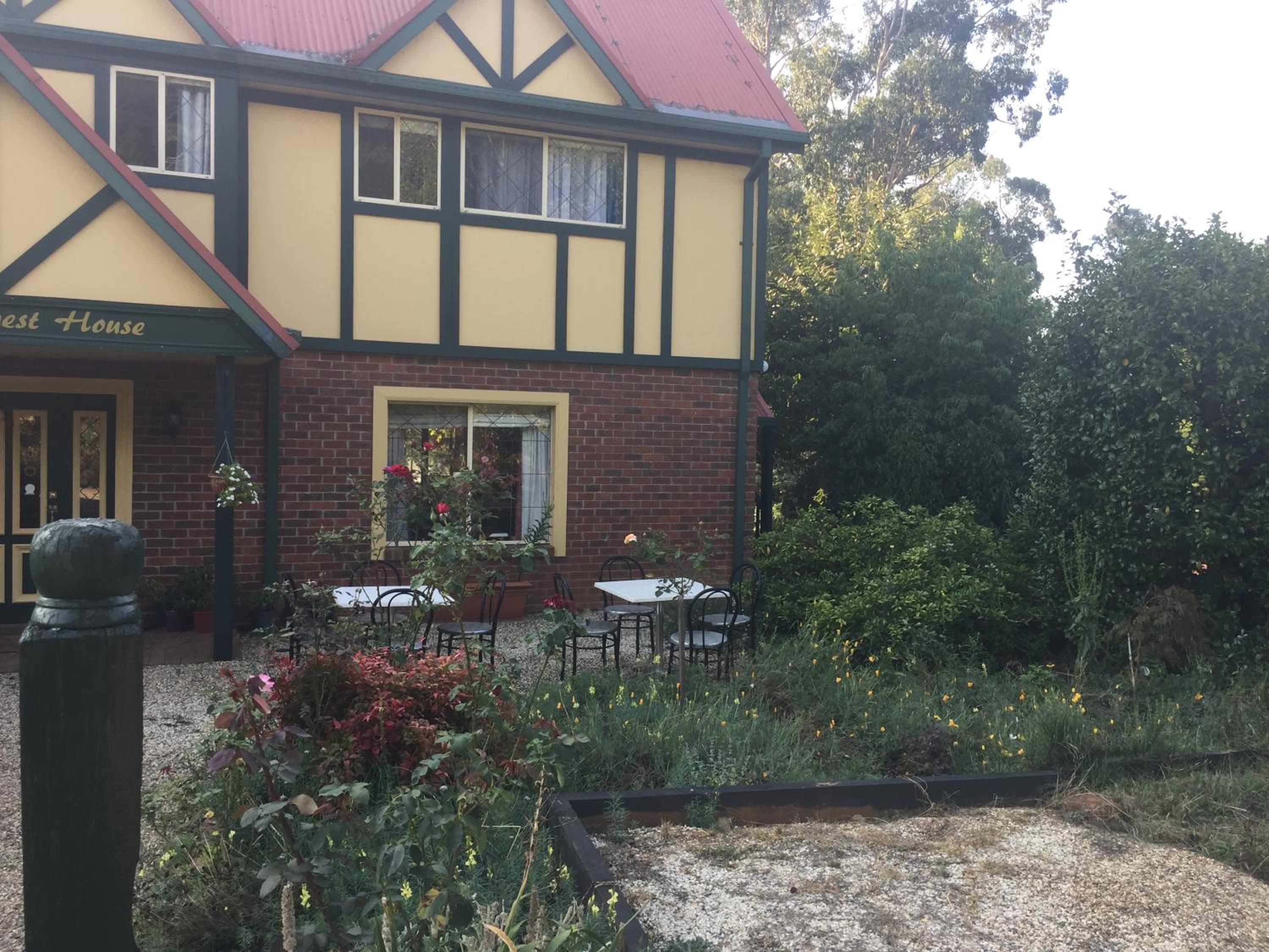 Oaktree Guest House