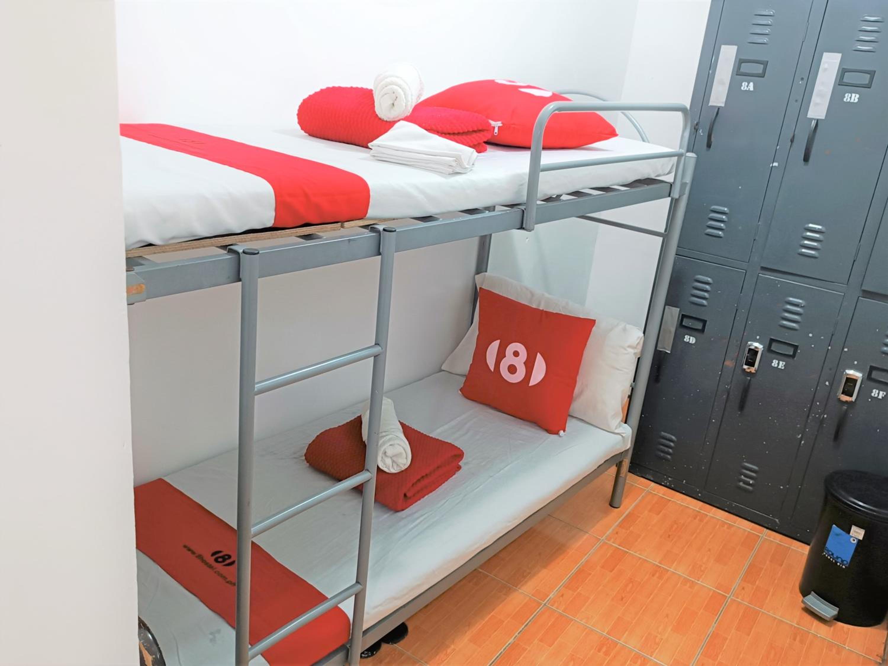 8Hostel