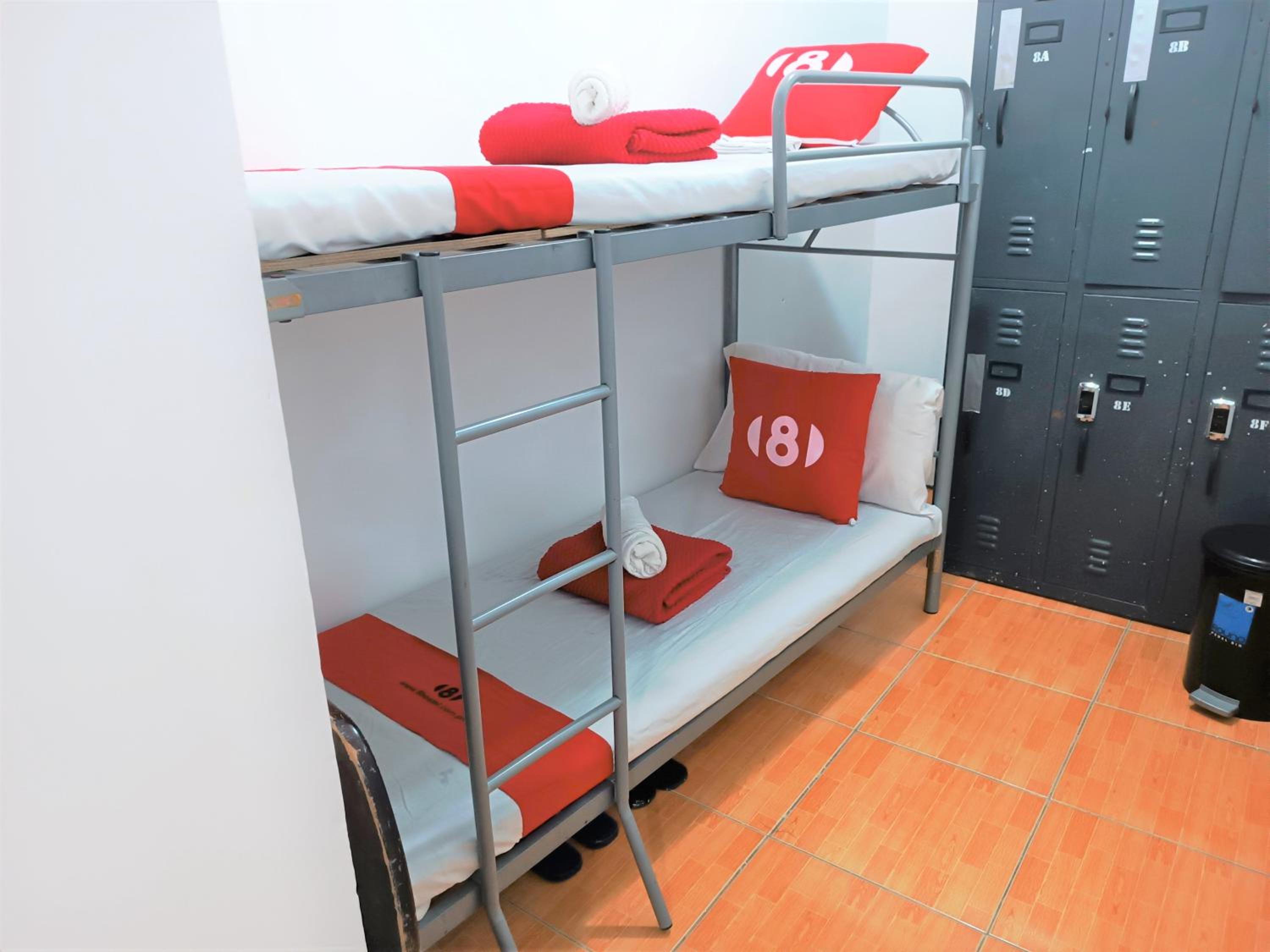 8Hostel