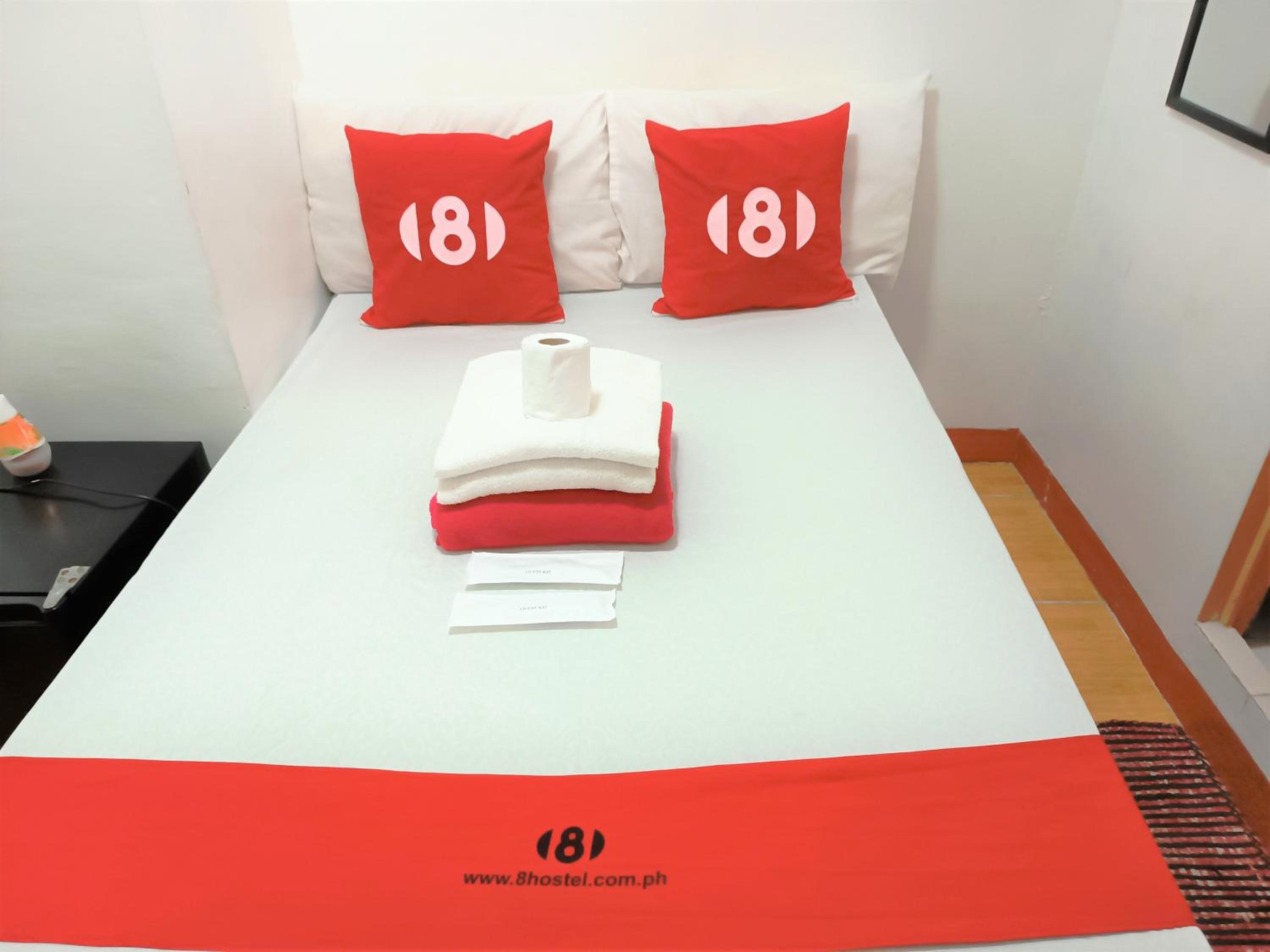 8Hostel