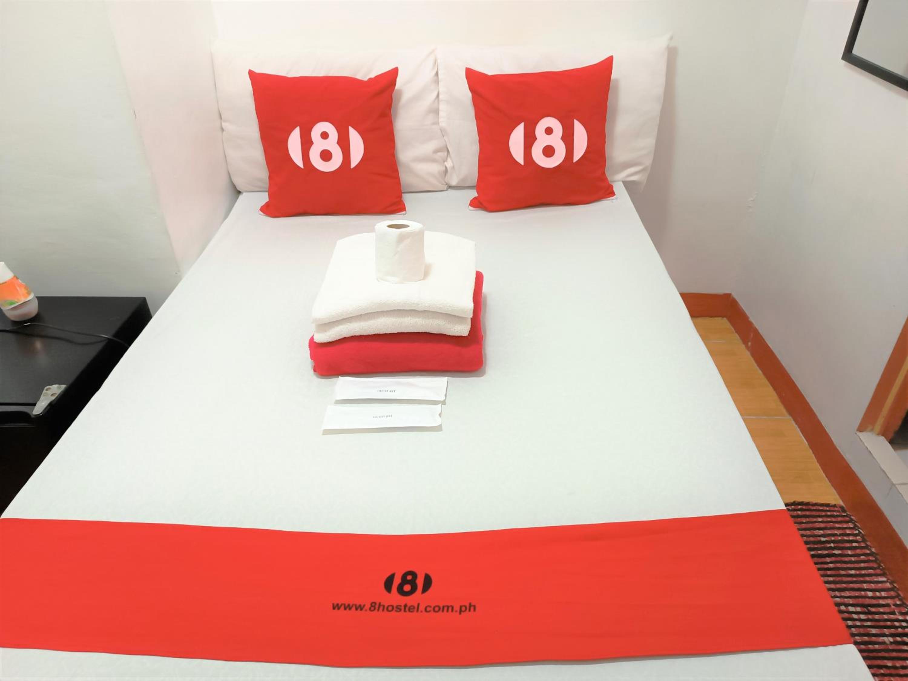 8Hostel