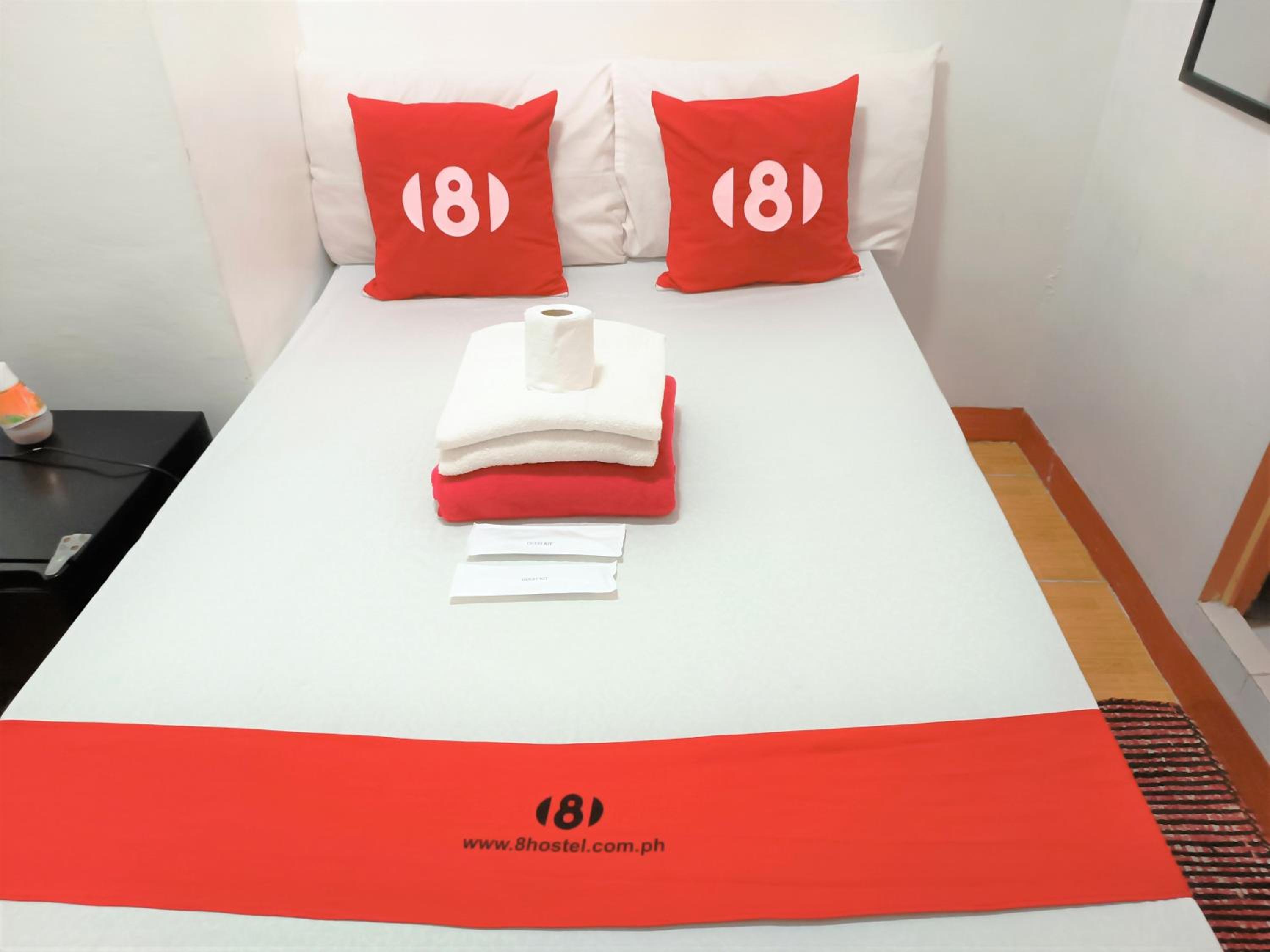 8Hostel