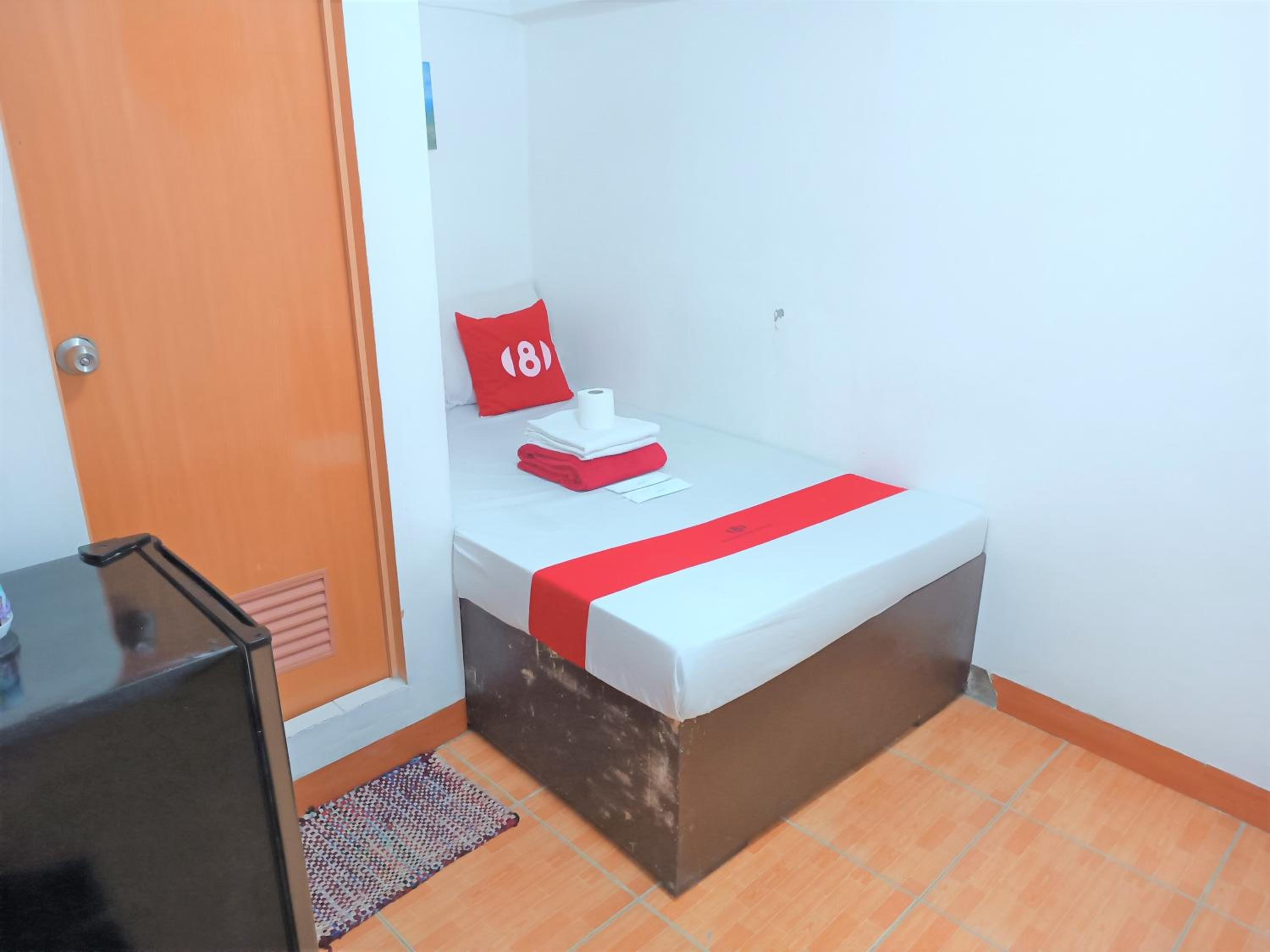 8Hostel
