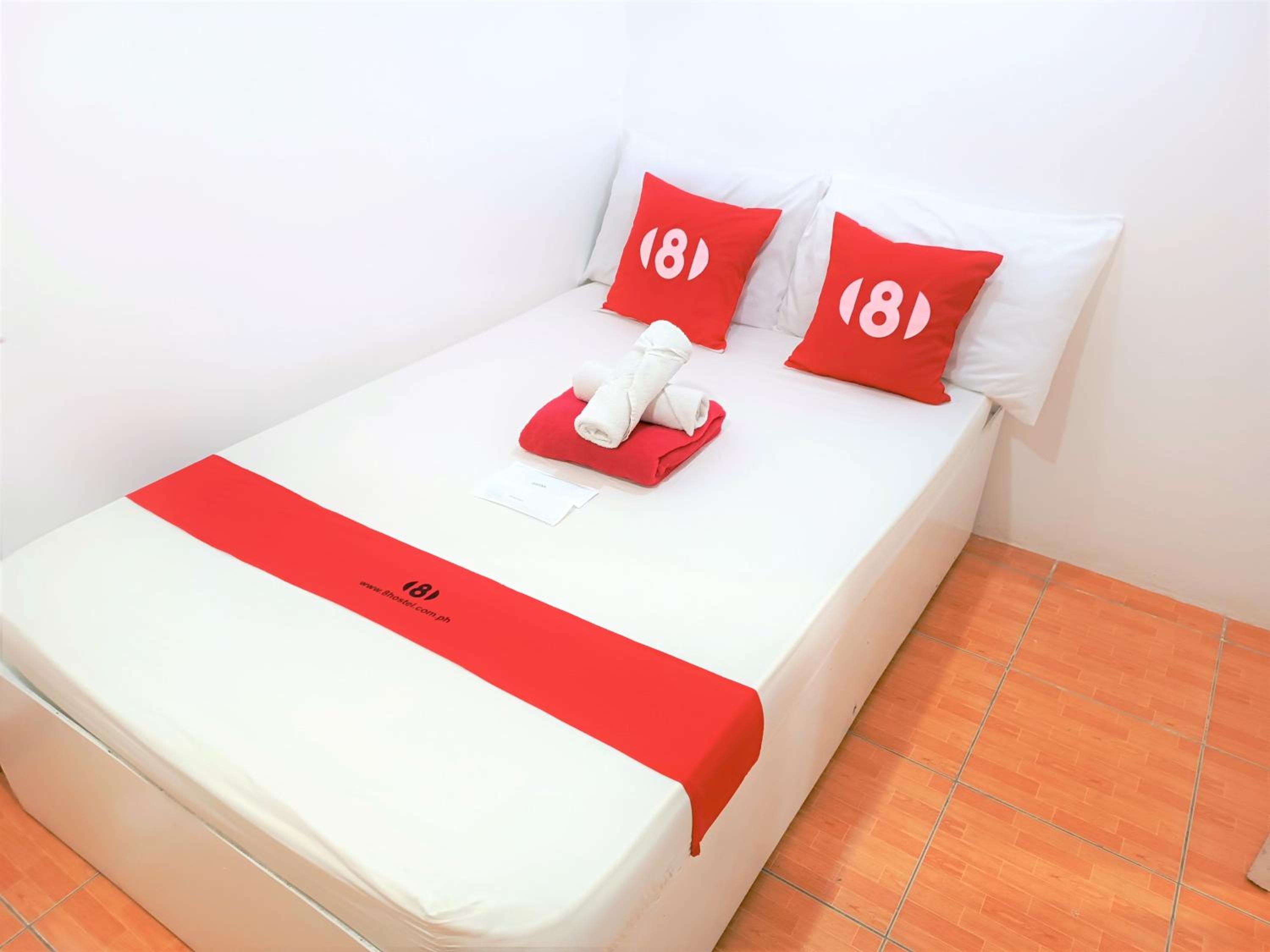 8Hostel