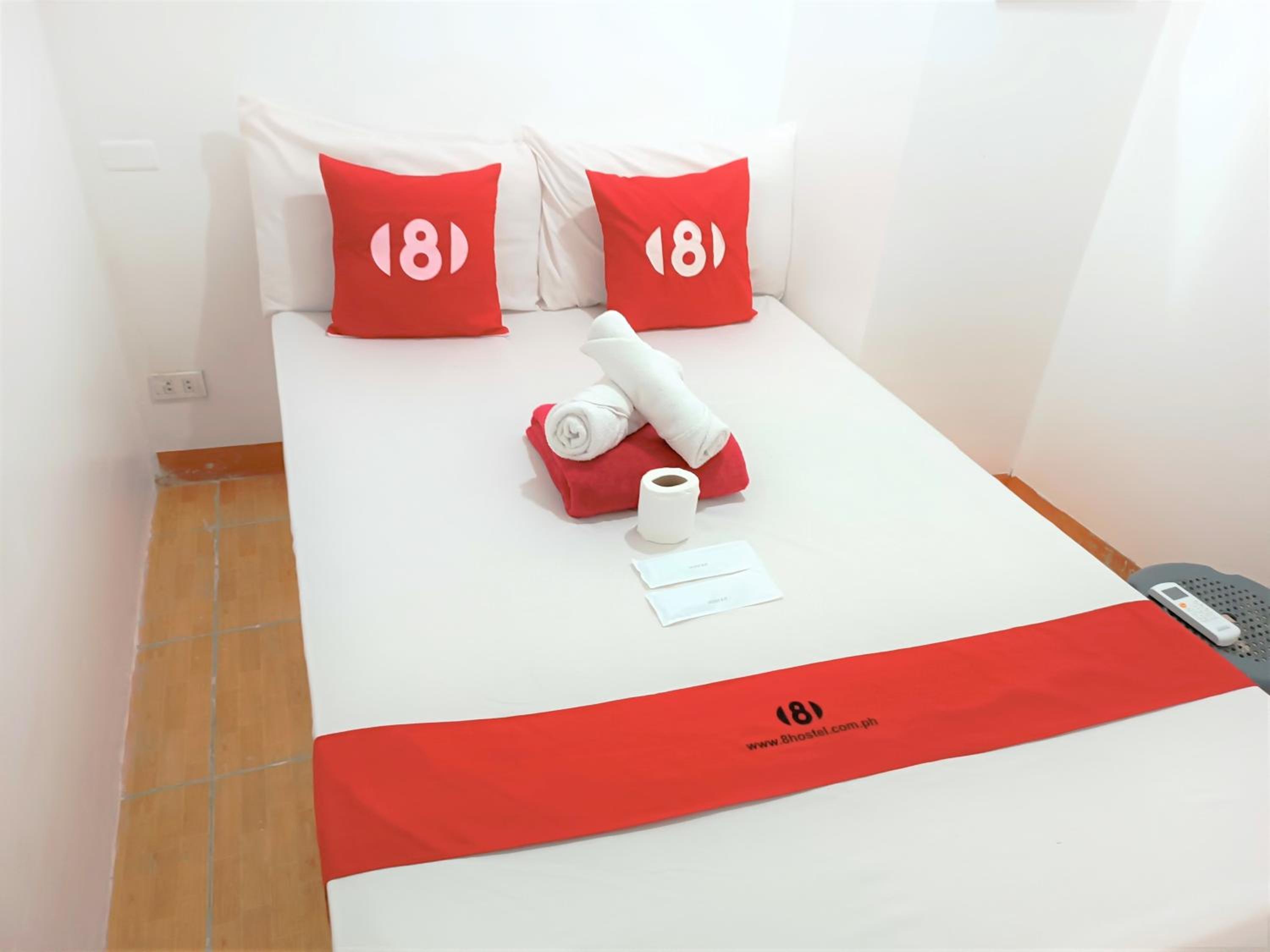 8Hostel