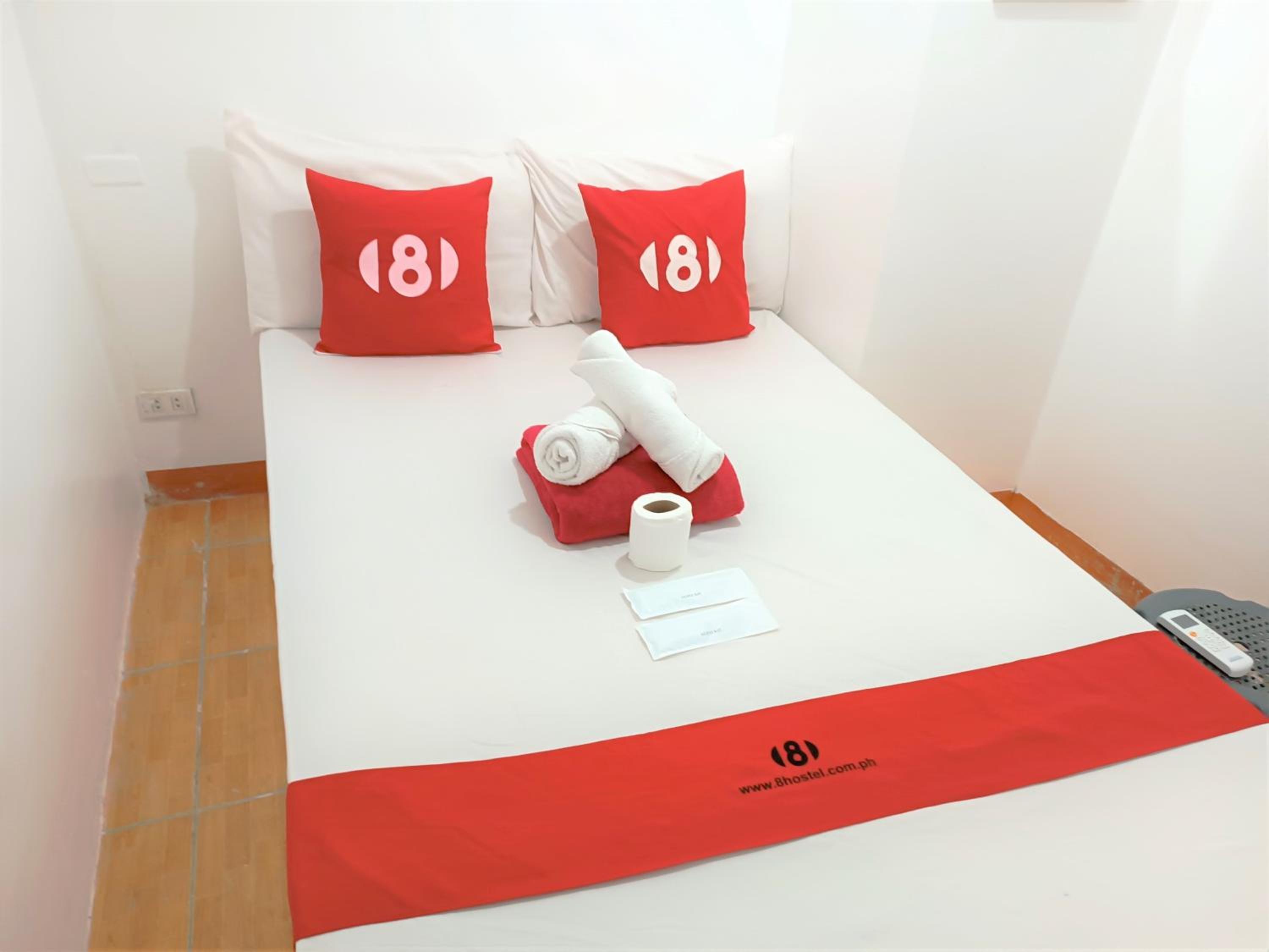 8Hostel