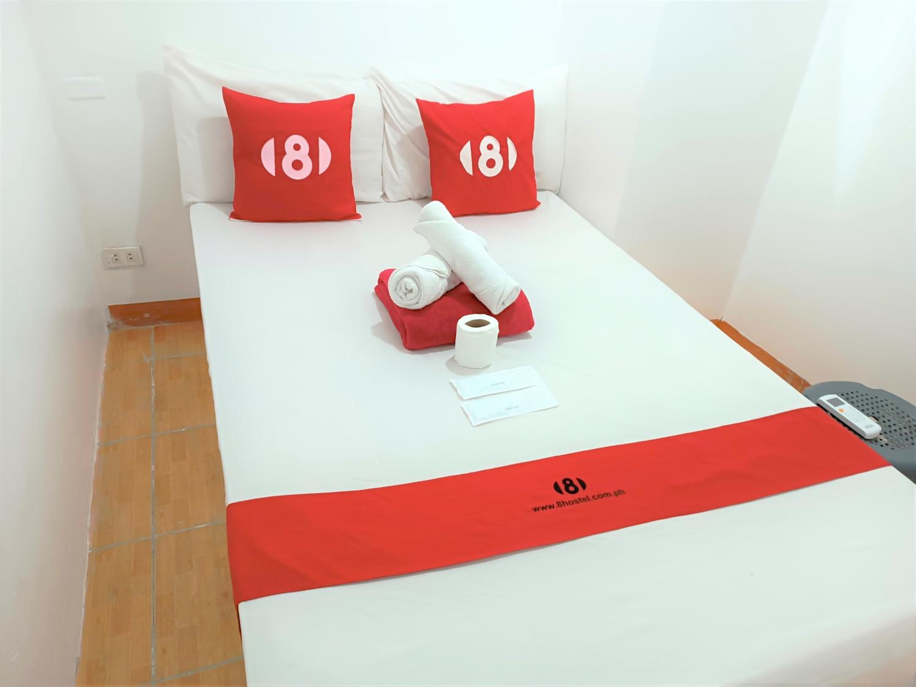 8Hostel