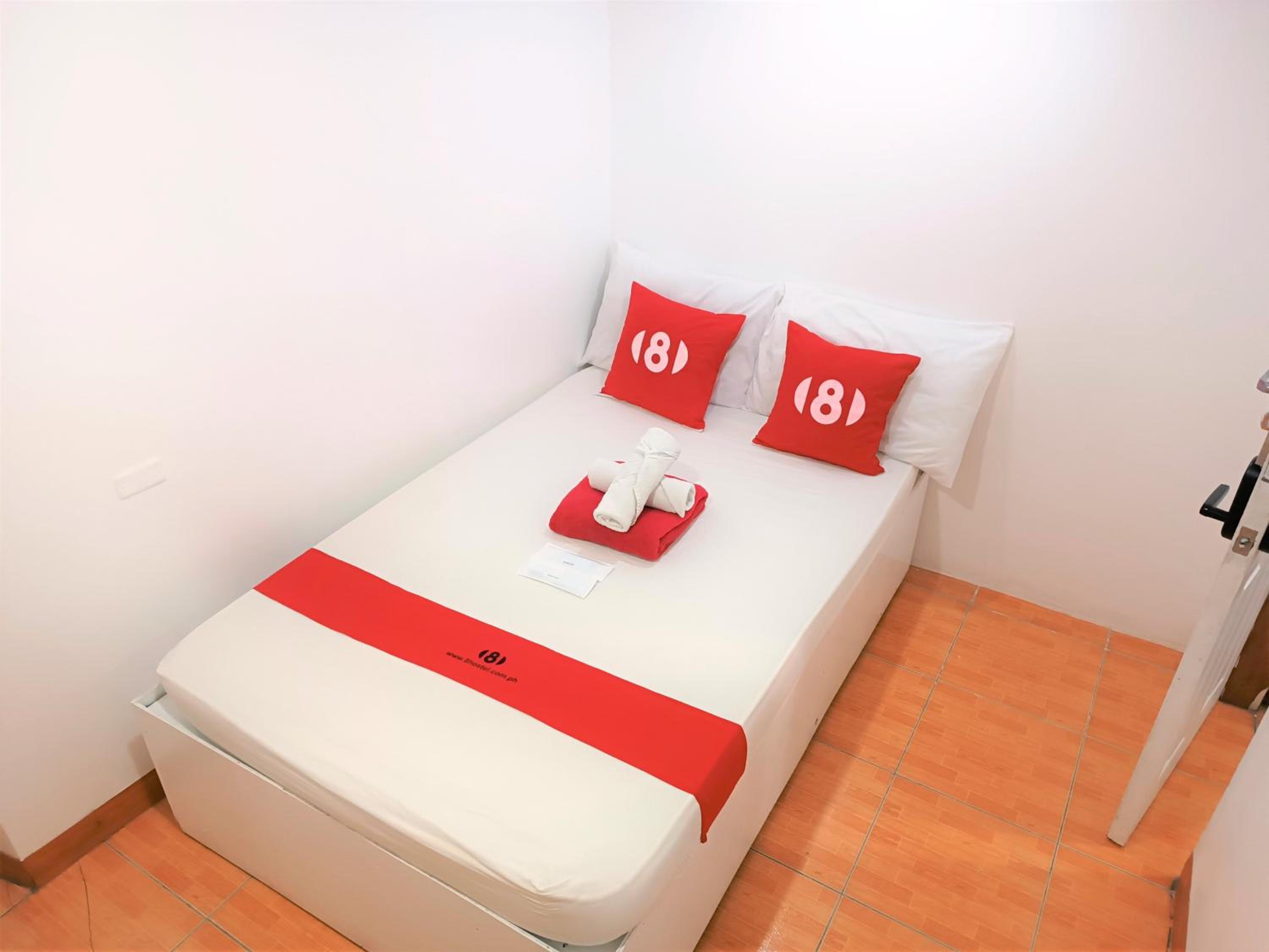 8Hostel