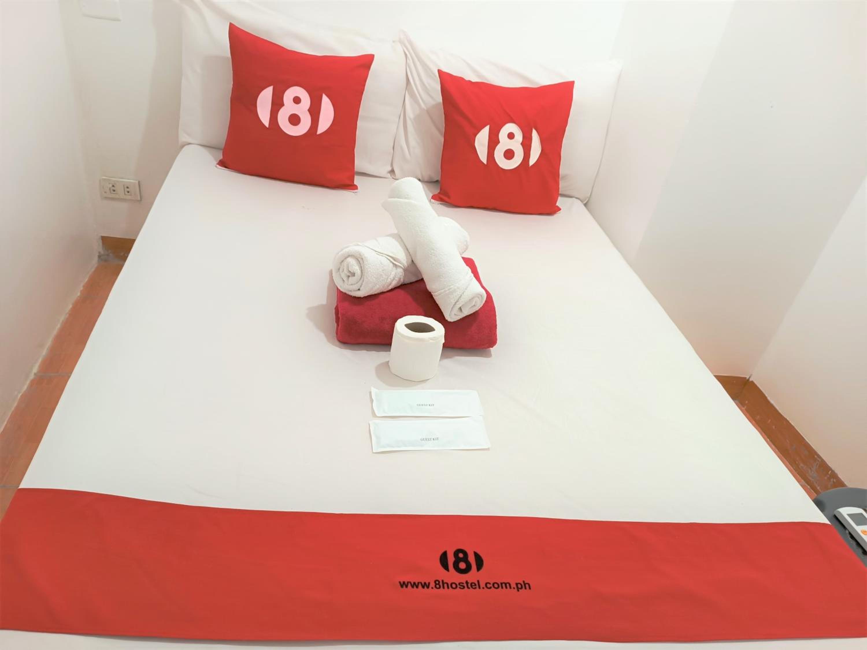 8Hostel