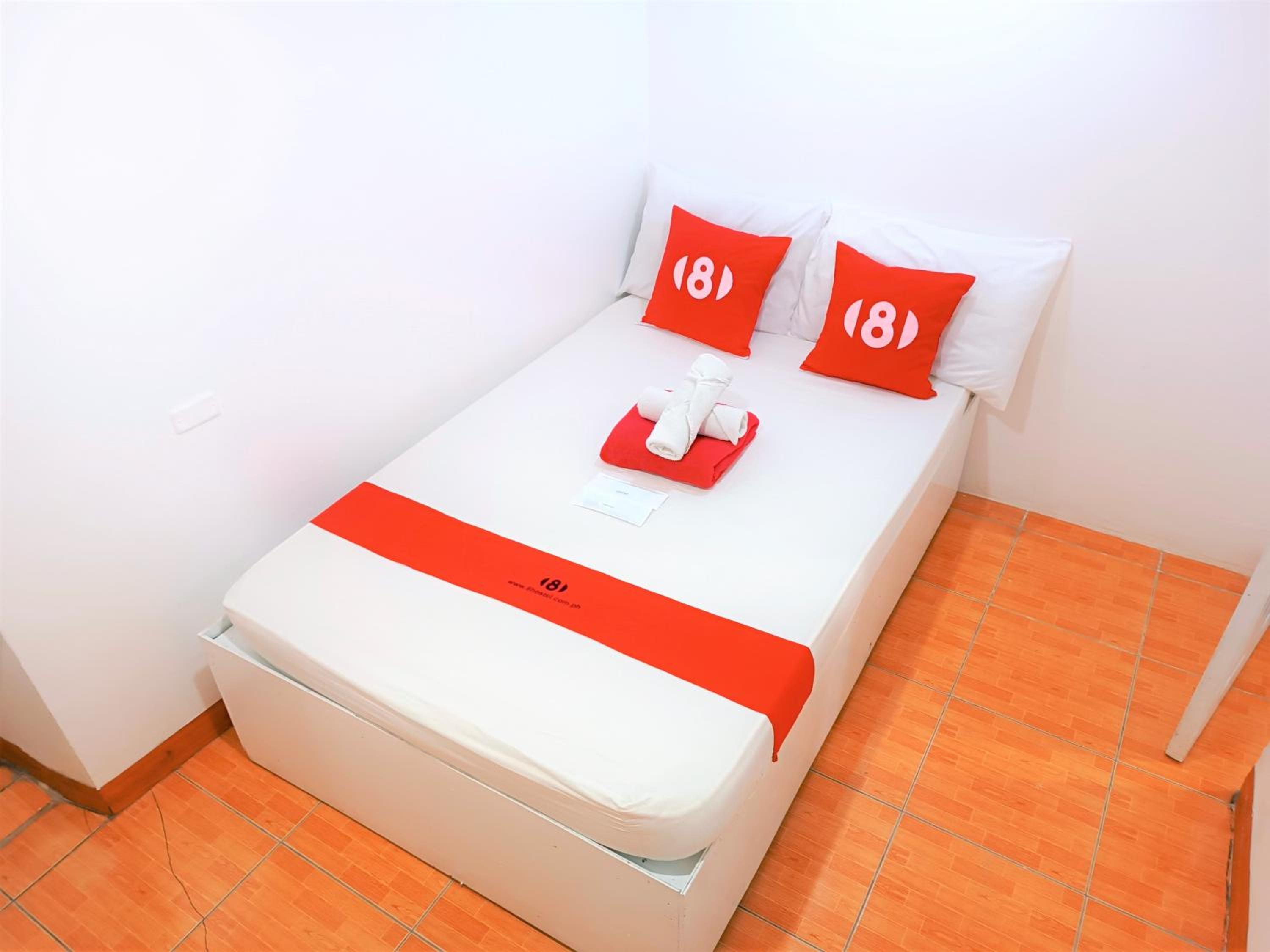 8Hostel