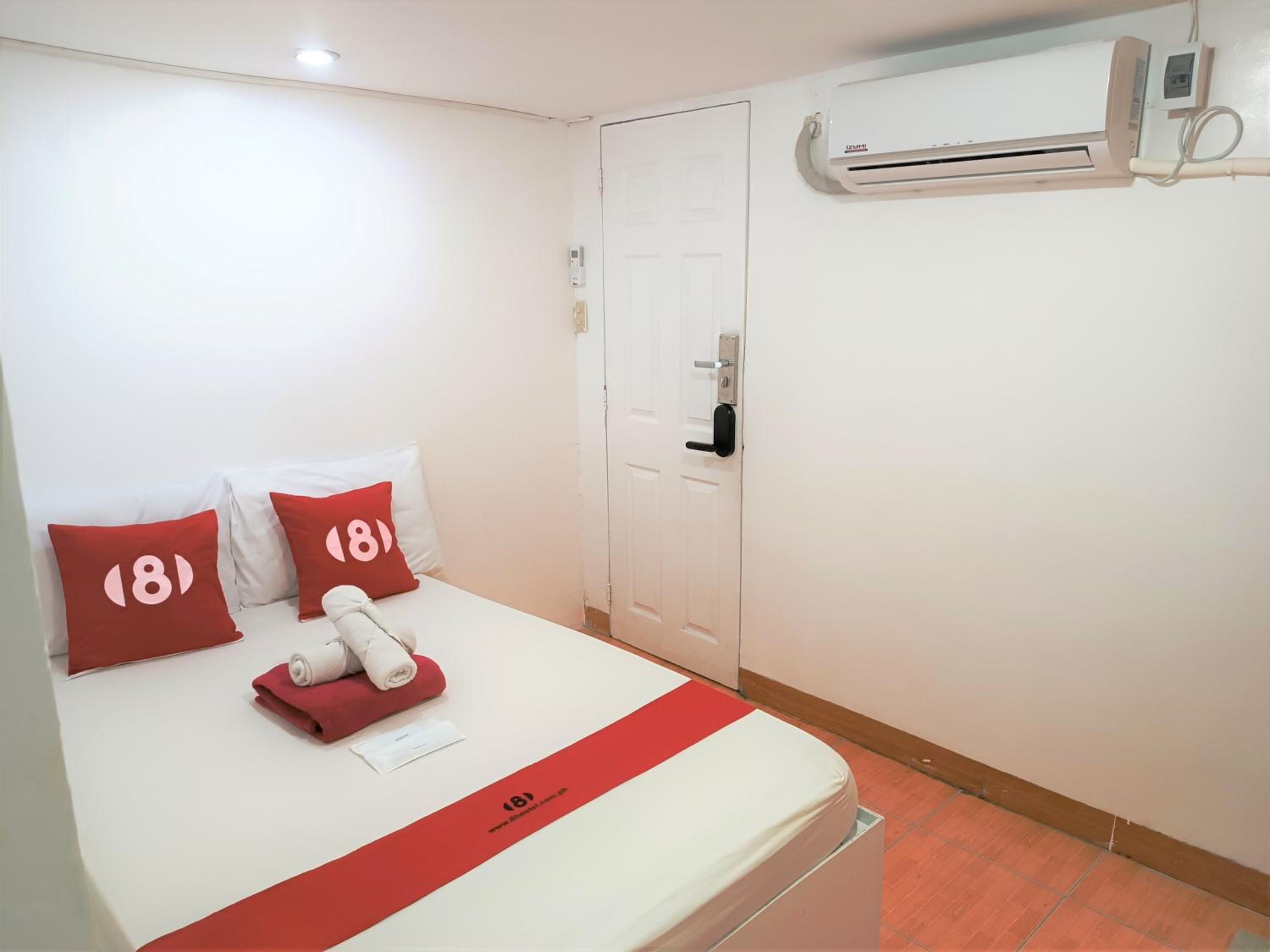 8Hostel